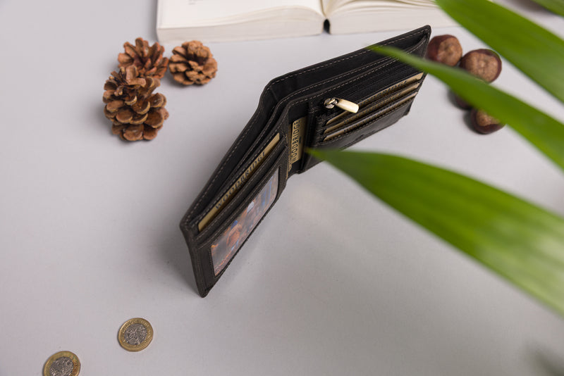 Personalised Engraved Black Hunter Bifold Leather Wallet With Zip Coin Pocket