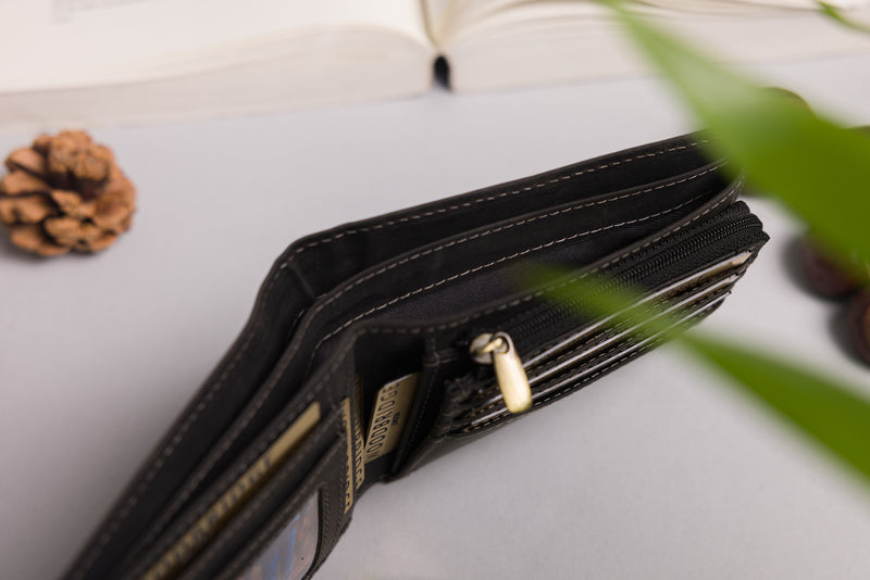 Personalised Engraved Black Hunter Bifold Leather Wallet With Zip Coin Pocket