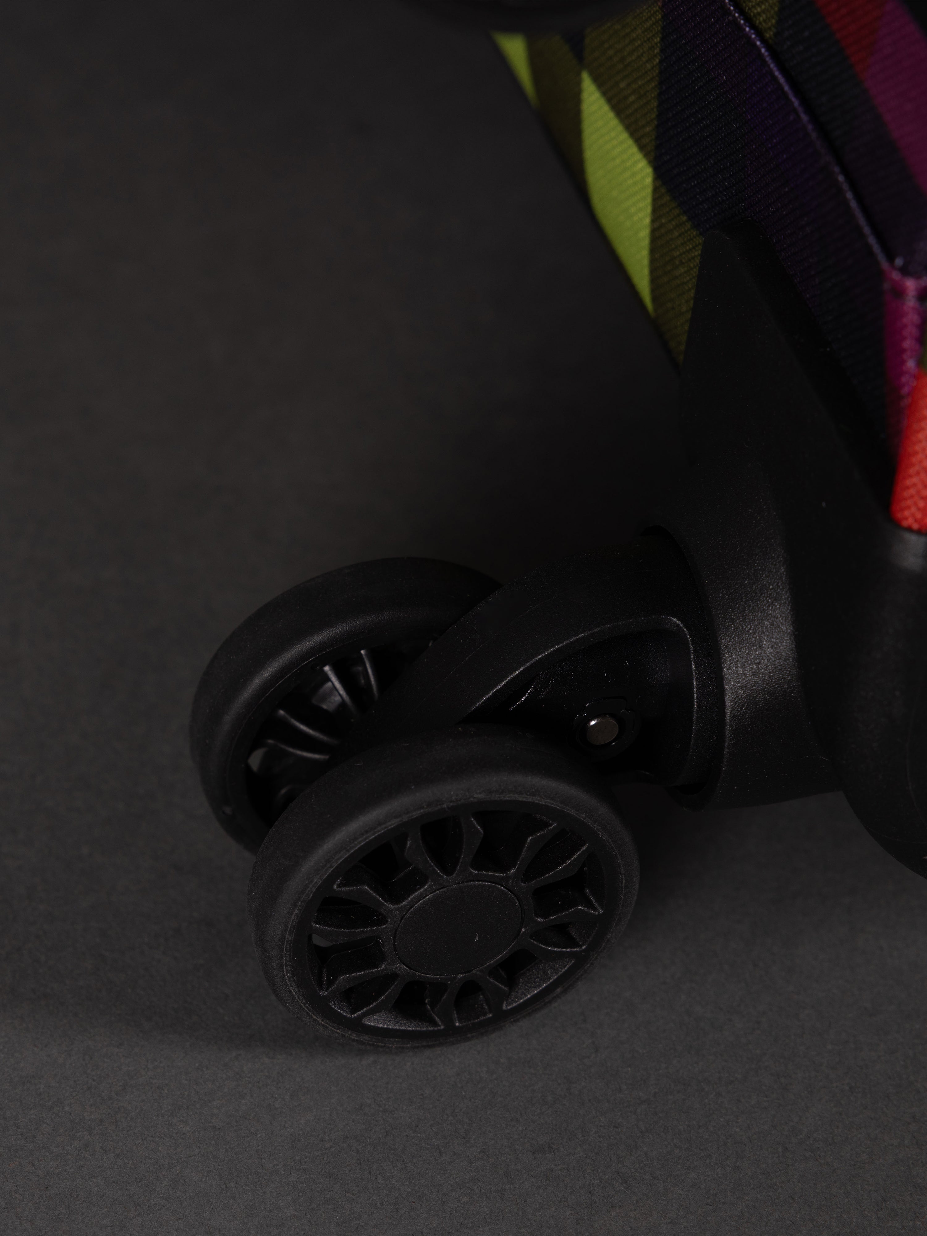 Highbury 3-Piece Luggage Set with 8 Spinner Wheels – Polyester Suitcases 20", 24", 28" (Cabin, Medium & Large)