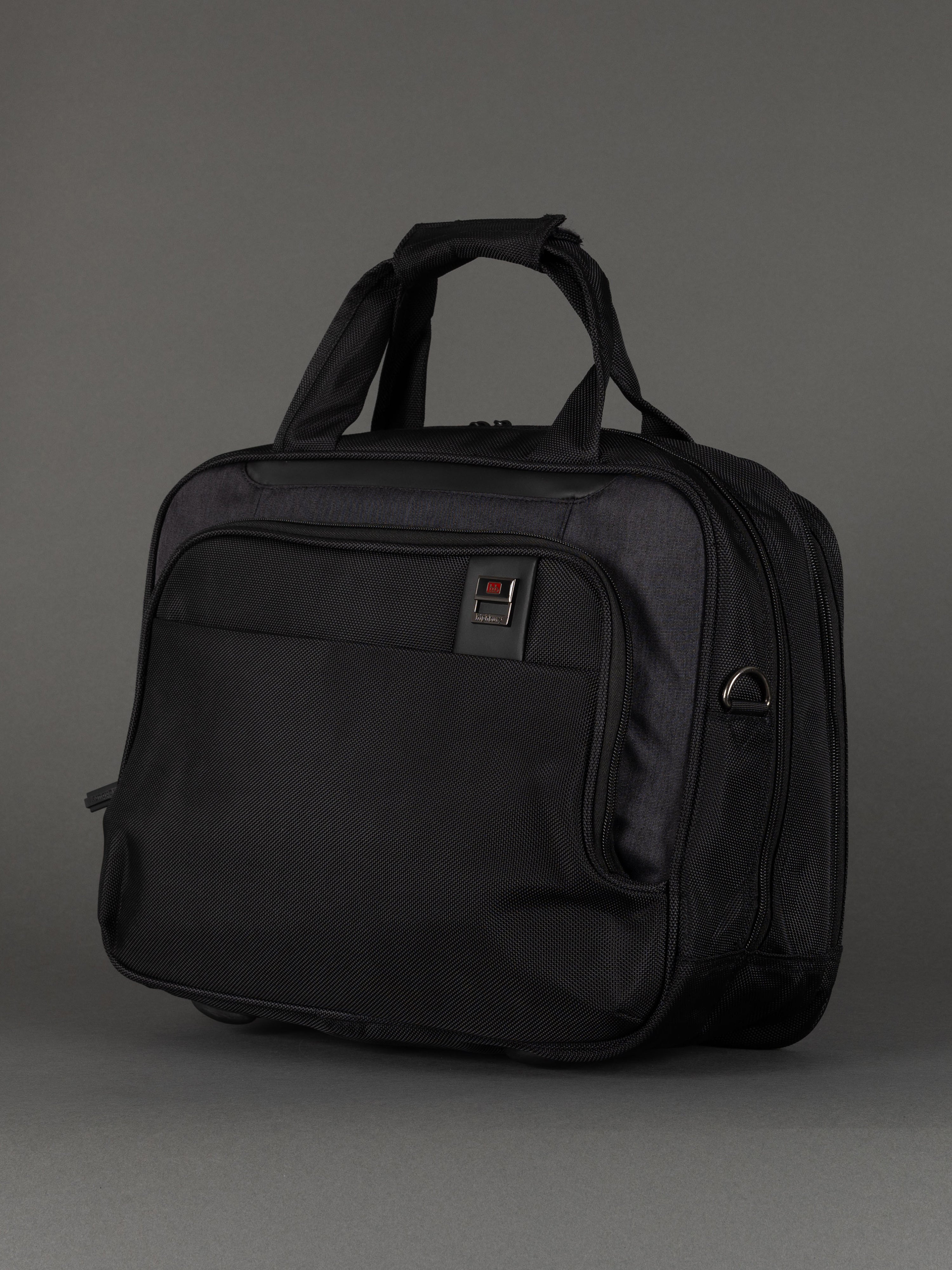"Professional laptop bag for work and travel – 40 x 30 x 10 cm"