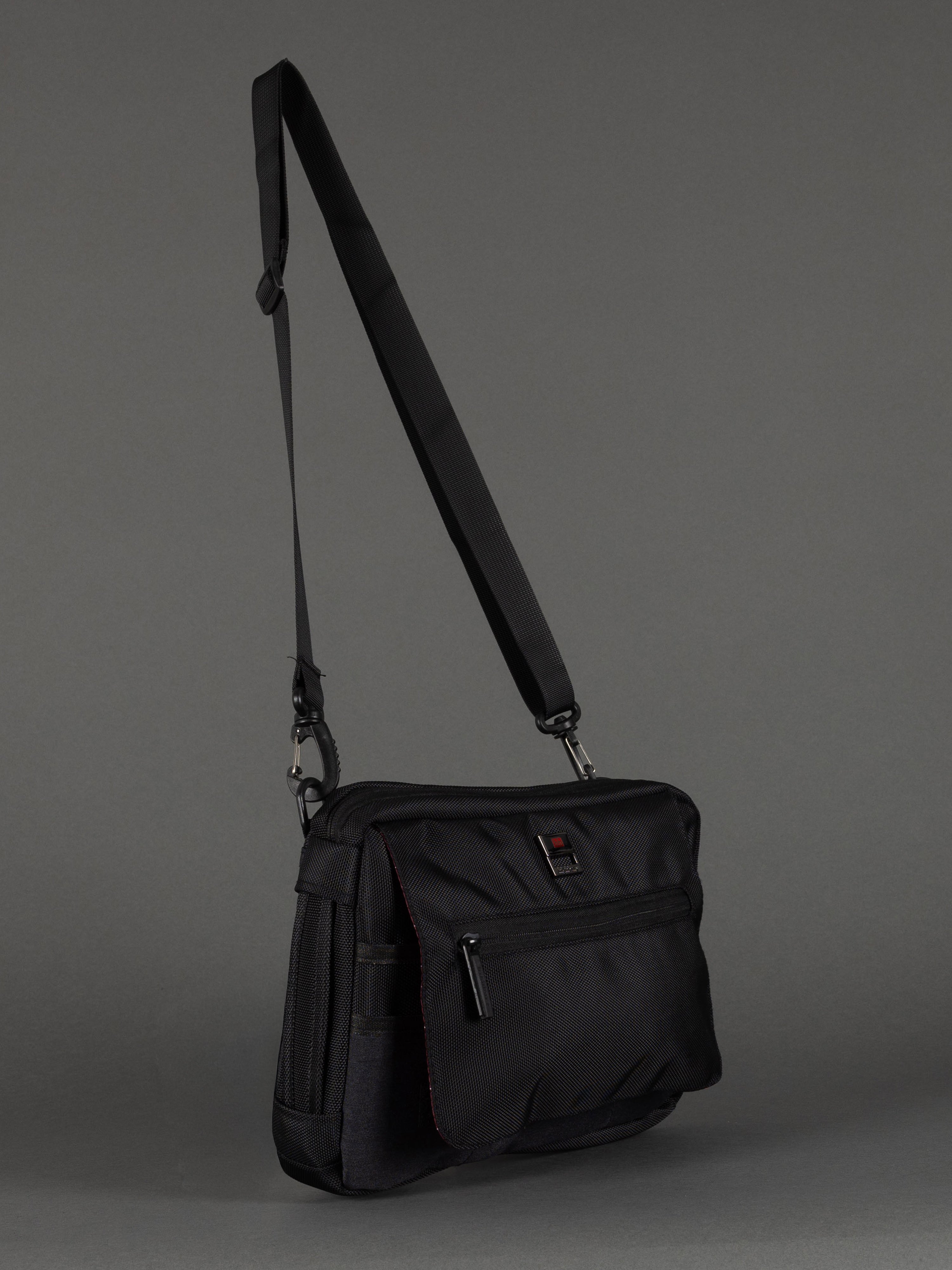 Highbury Compact Travel Bag – Your Essential Travel Companion