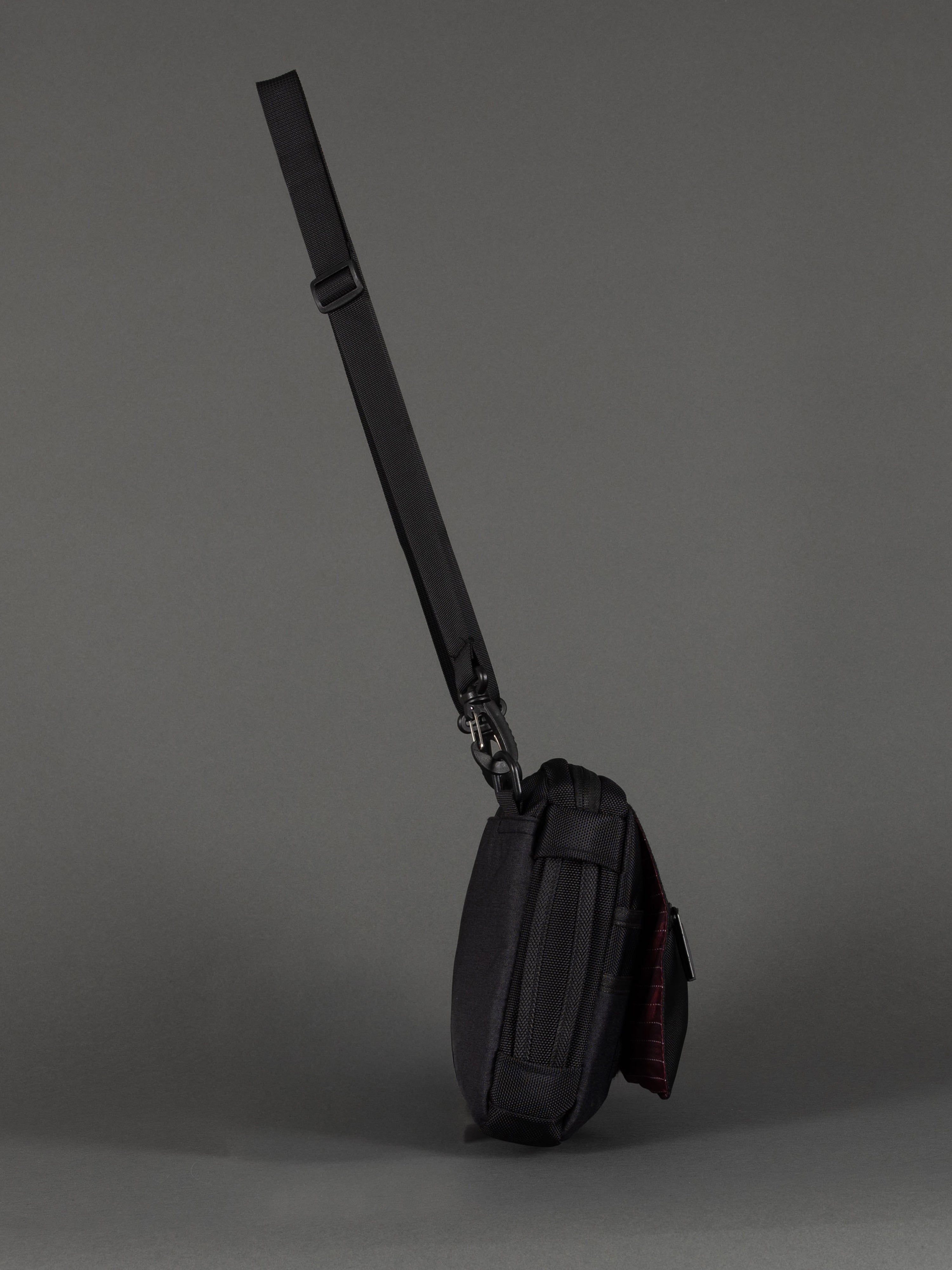 Highbury Compact Travel Bag – Your Essential Travel Companion