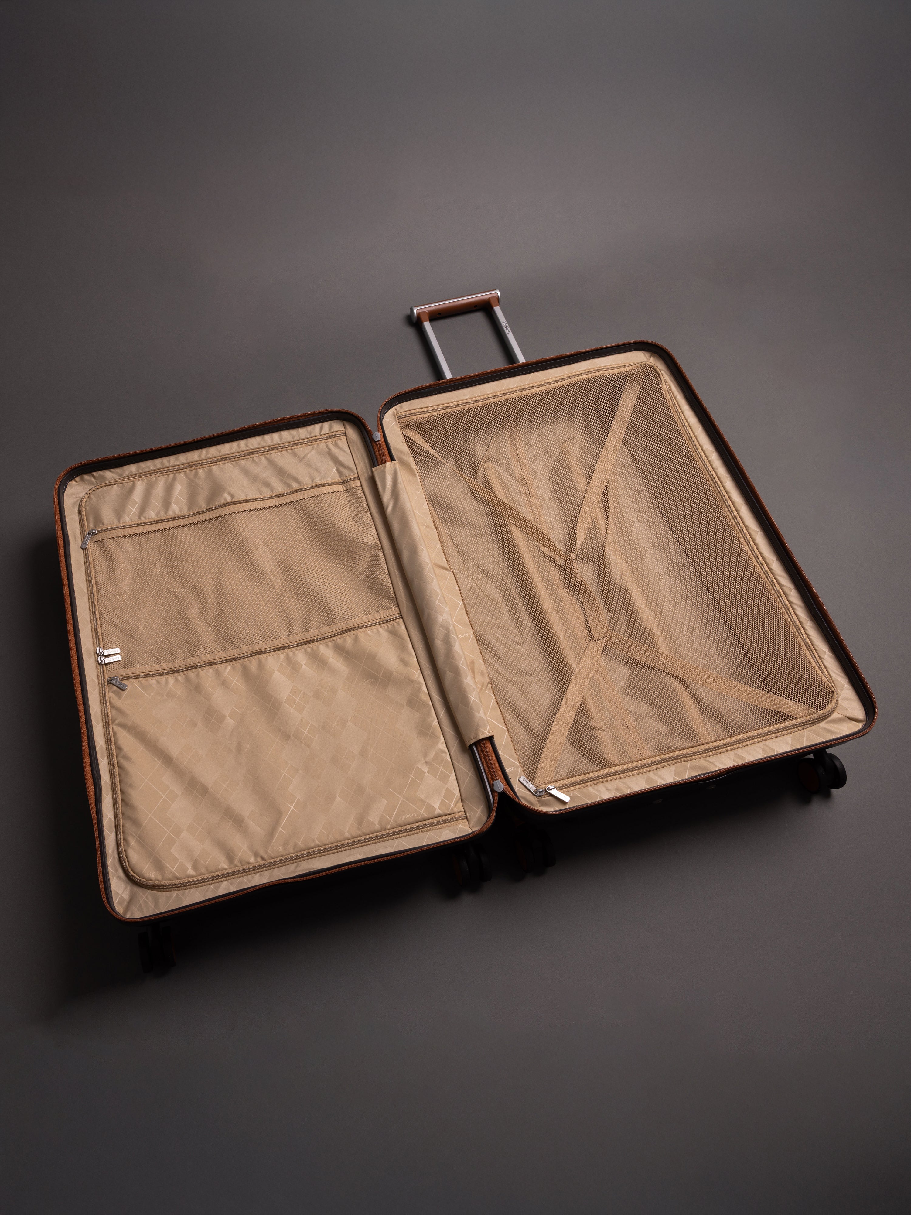 Highbury Elegance Dark Grey TSA Hard-Shell 4-Wheel Spinner Luggage – 10 Year Warranty