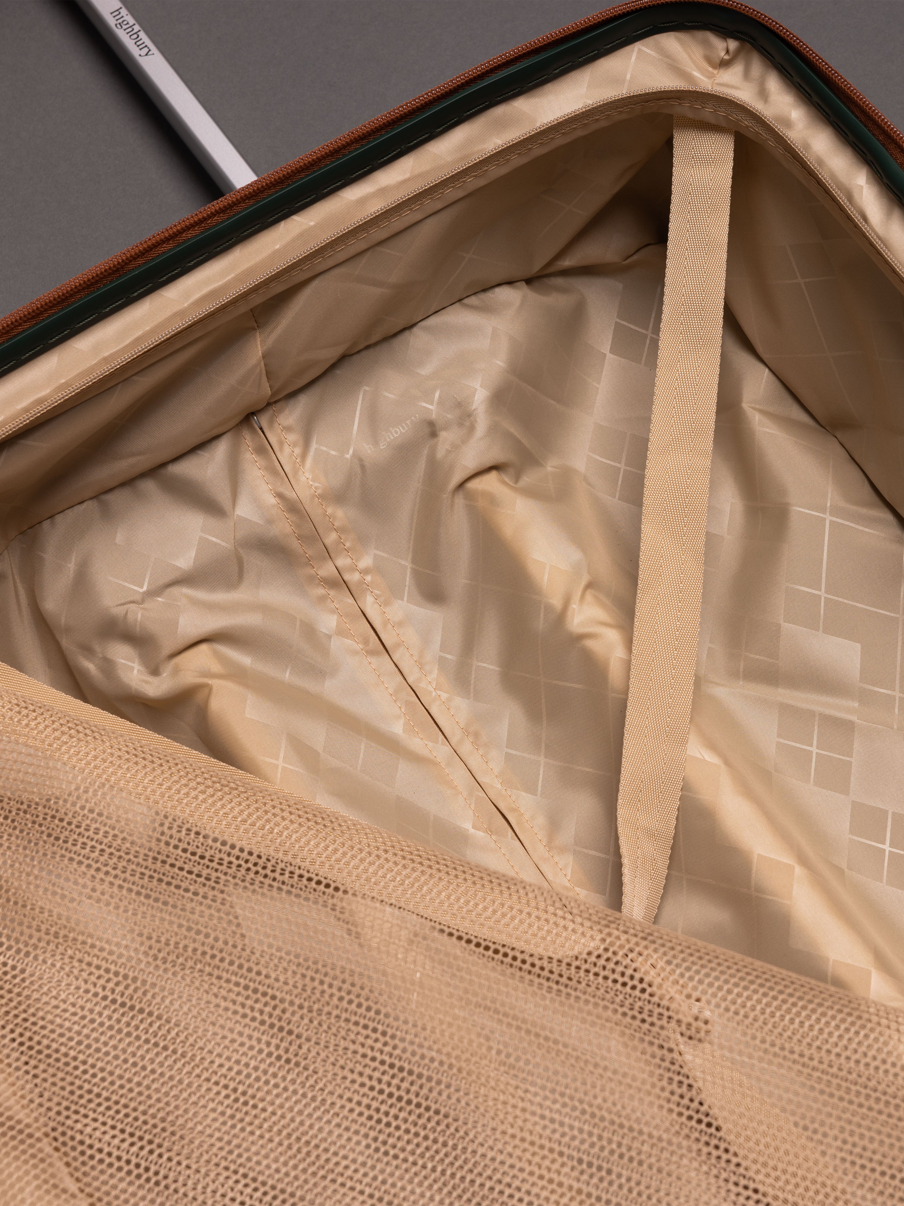 Highbury Elegance Forest Green TSA Hard-Shell 4-Wheel Spinner Luggage – 10 Year Warranty