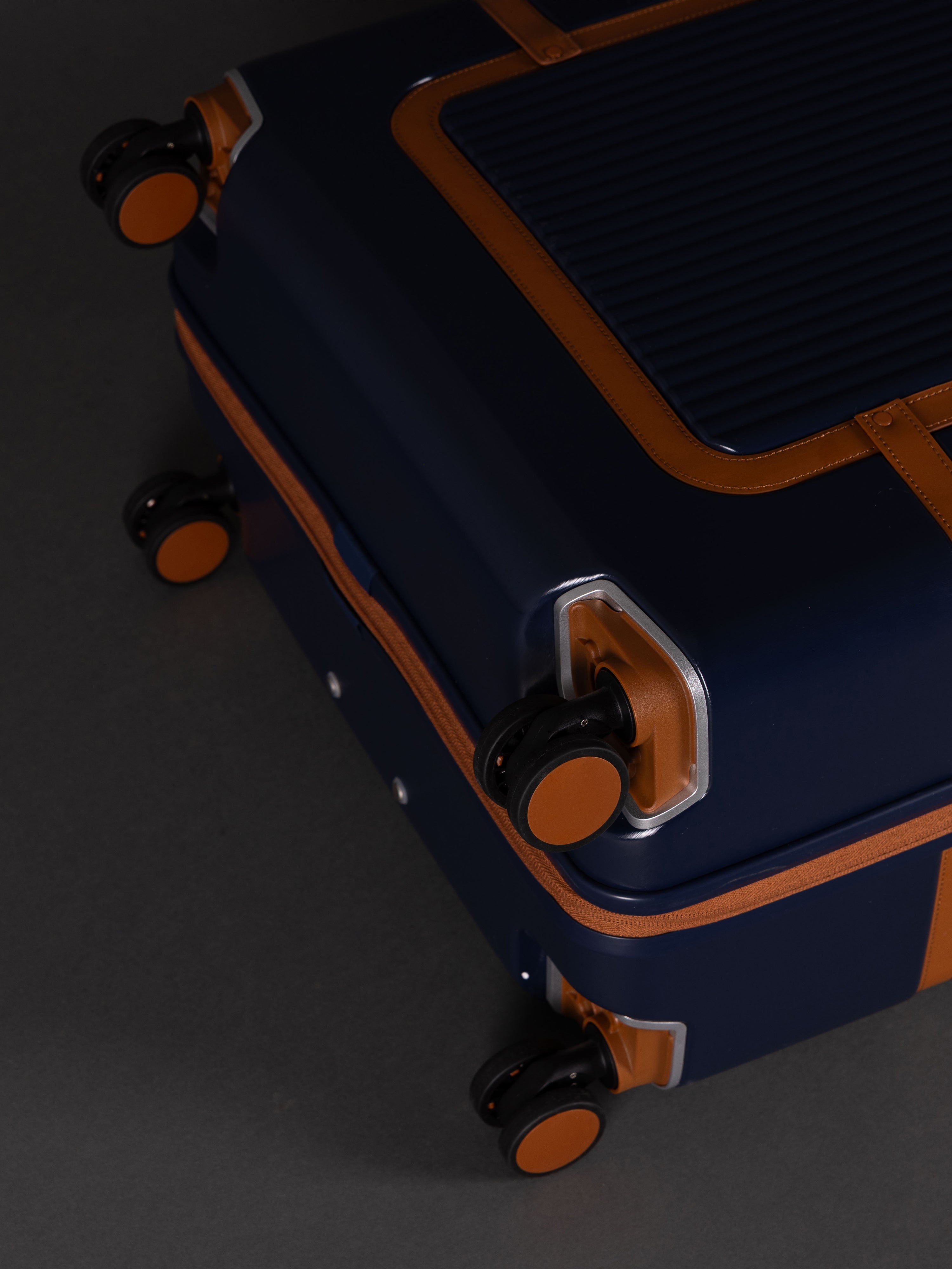 Highbury Elegance Navy TSA Hard-Shell 4-Wheel Spinner Luggage – 10 Year Warranty