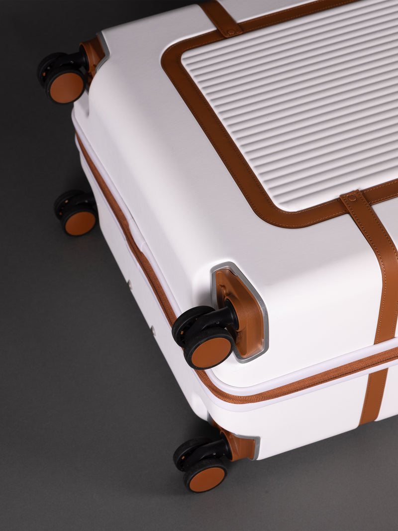 Highbury Elegance White TSA Hard-Shell 4-Wheel Spinner Luggage – 10 Year Warranty