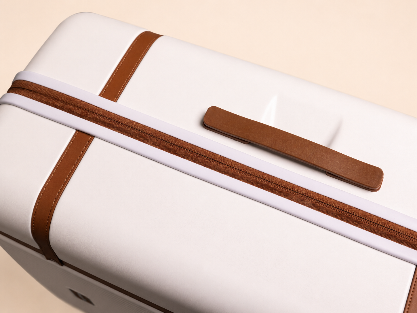 Highbury Elegance White TSA Hard-Shell 4-Wheel Spinner Luggage – 10 Year Warranty