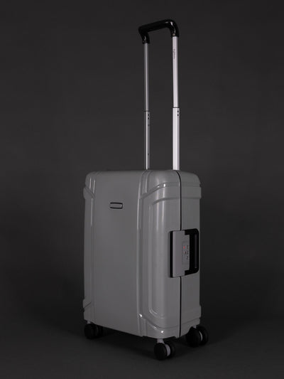 Highbury Guard Silver Hard Shell Luggage – TSA Lock Suitcase with 8 Spinner Wheels (3 Piece Set or Individual Sizes, 10-Year Warranty)