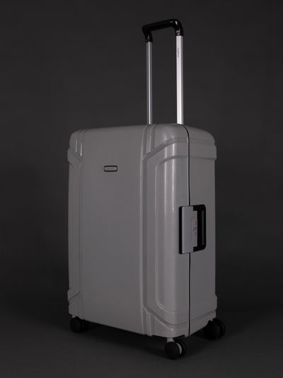 Highbury Guard Silver Hard Shell Luggage – TSA Lock Suitcase with 8 Spinner Wheels (3 Piece Set or Individual Sizes, 10-Year Warranty)