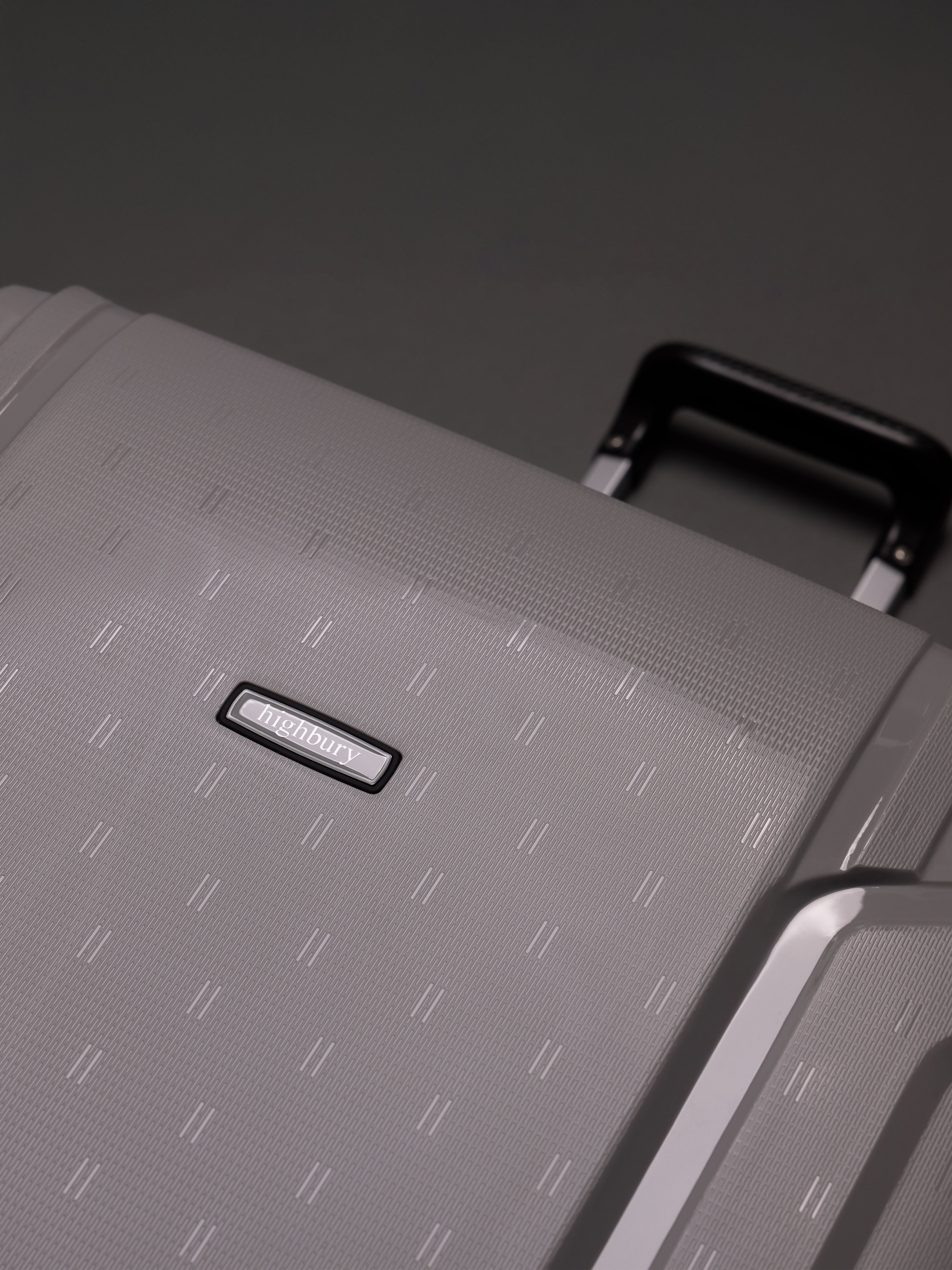 Highbury Guard Silver Hard Shell Luggage – TSA Lock Suitcase with 8 Spinner Wheels (3 Piece Set or Individual Sizes, 10-Year Warranty)