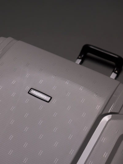 Highbury Guard Silver Hard Shell Luggage – TSA Lock Suitcase with 8 Spinner Wheels (3 Piece Set or Individual Sizes, 10-Year Warranty)