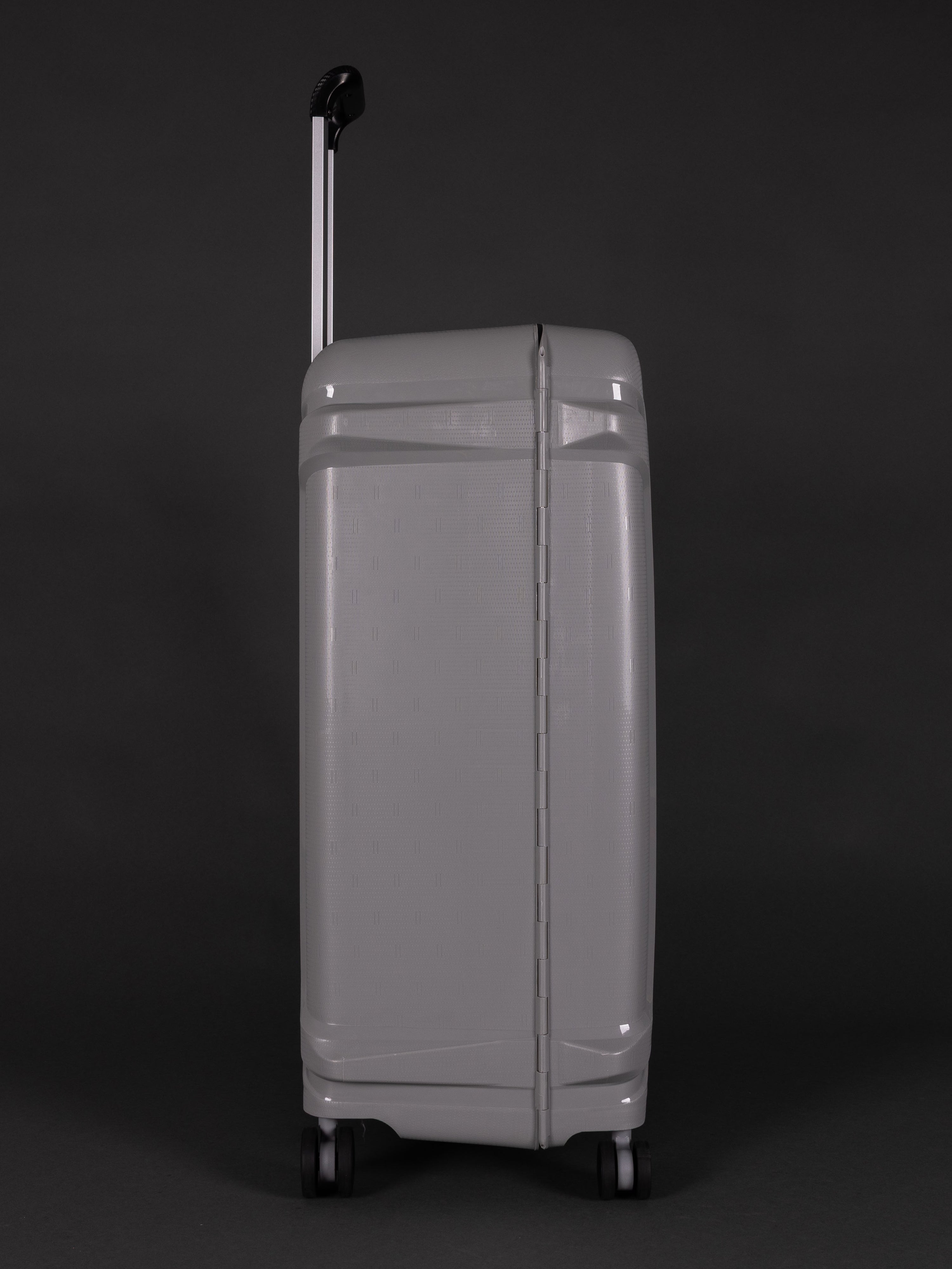 Highbury Guard Silver Hard Shell Luggage – TSA Lock Suitcase with 8 Spinner Wheels (3 Piece Set or Individual Sizes, 10-Year Warranty)