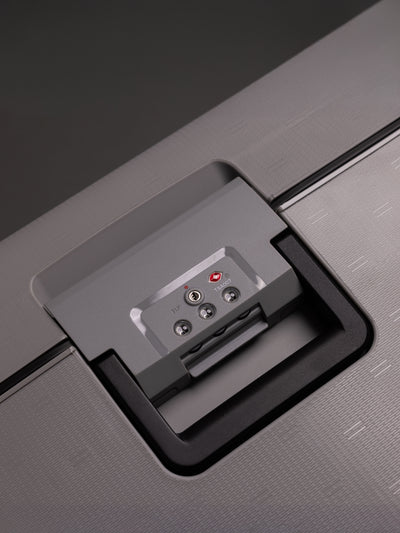 Highbury Guard Silver Hard Shell Luggage – TSA Lock Suitcase with 8 Spinner Wheels (3 Piece Set or Individual Sizes, 10-Year Warranty)