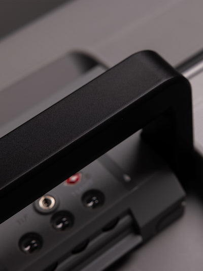 Highbury Guard Silver Hard Shell Luggage – TSA Lock Suitcase with 8 Spinner Wheels (3 Piece Set or Individual Sizes, 10-Year Warranty)