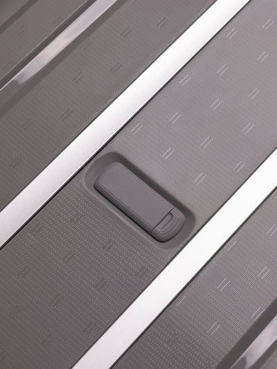 Highbury Guard Silver Hard Shell Luggage – TSA Lock Suitcase with 8 Spinner Wheels (3 Piece Set or Individual Sizes, 10-Year Warranty)