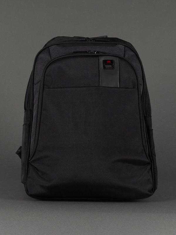 "Durable 16.5-inch laptop rucksack for work, school, and travel"