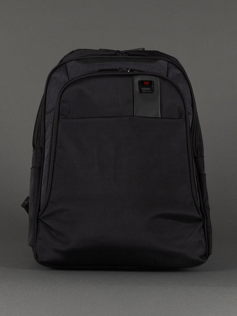 "Durable 16.5-inch laptop rucksack for work, school, and travel"