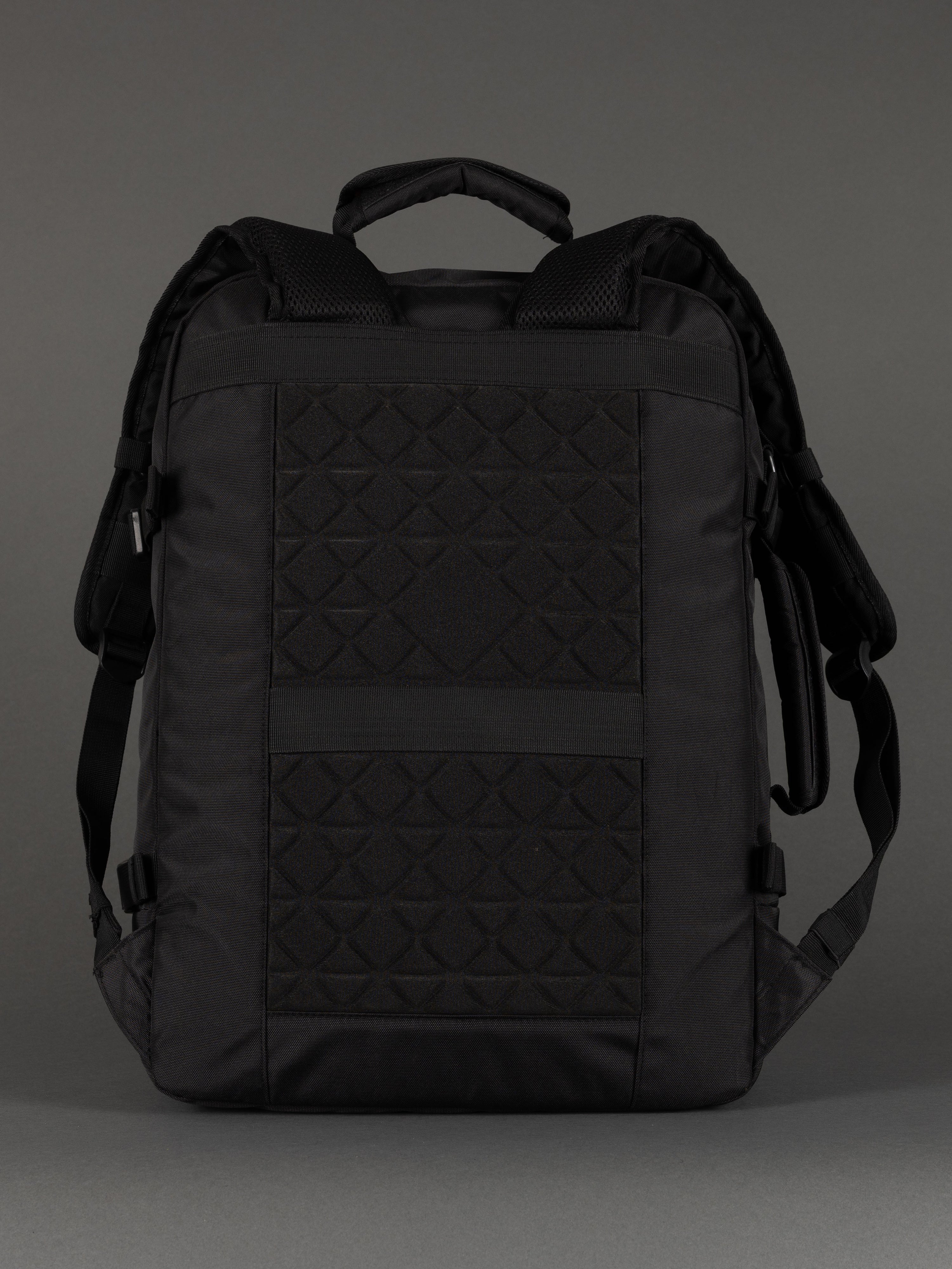 "Christmas gift idea – Highbury 20-inch black cabin travel backpack"