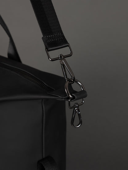 Highbury 18-Inch Spacious Travel Black Tote Bag – Cabin-Approved, Lightweight & Versatile