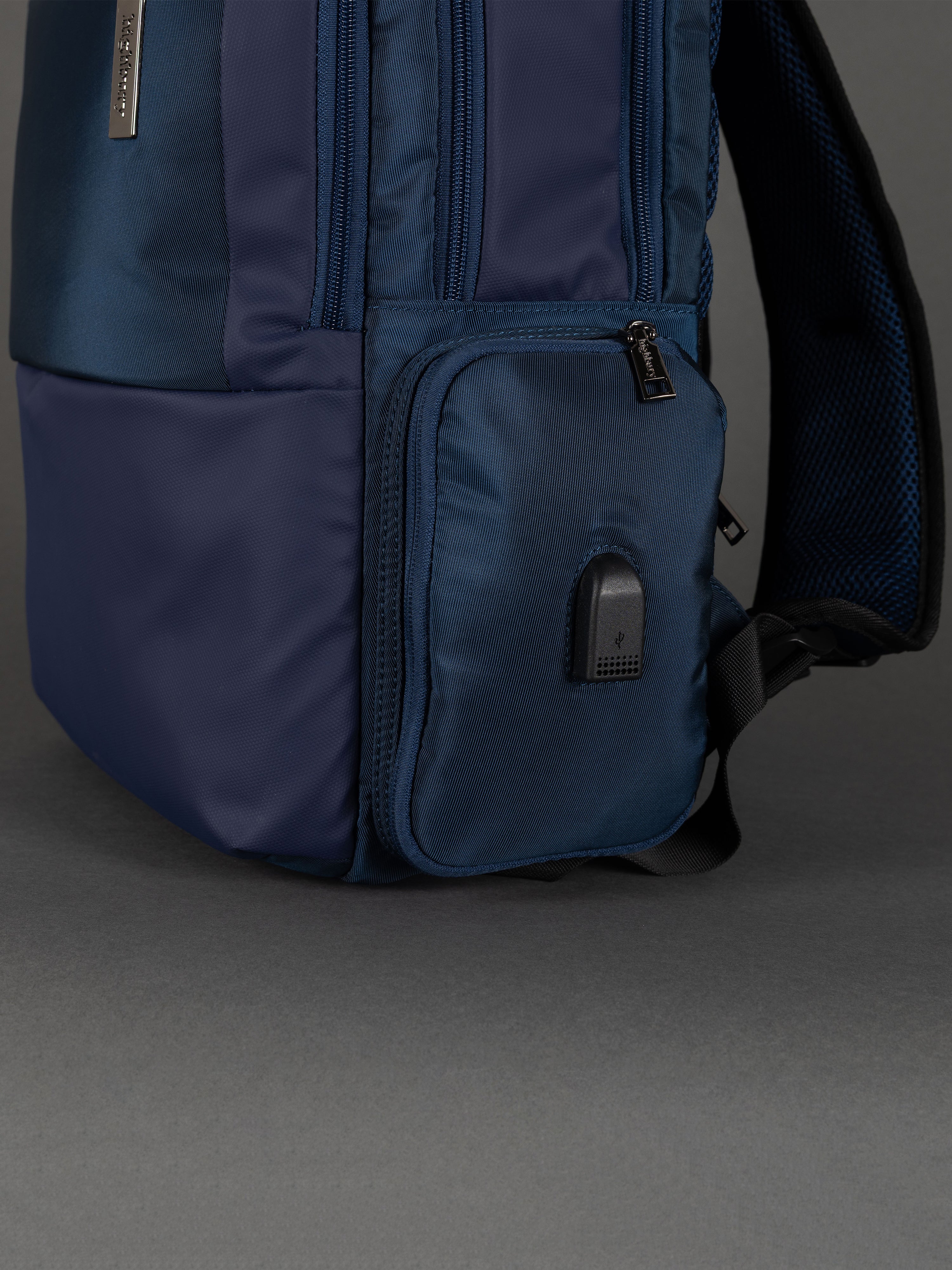 Highbury 17-Inch Navy Cabin Backpack – Organiser Laptop Rucksack for Business, School & Travel