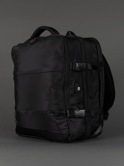 Highbury 18-Inch Black Cabin Backpack – Expandable Travel Laptop Rucksack with USB Charging Port
