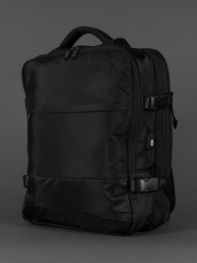 "Highbury 18-inch black expandable cabin backpack with USB charging port"
