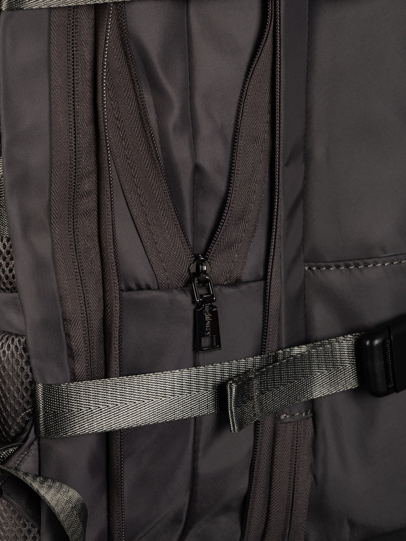 Highbury 18-Inch Grey Cabin Backpack – Expandable Travel Laptop Rucksack with USB Charging Port