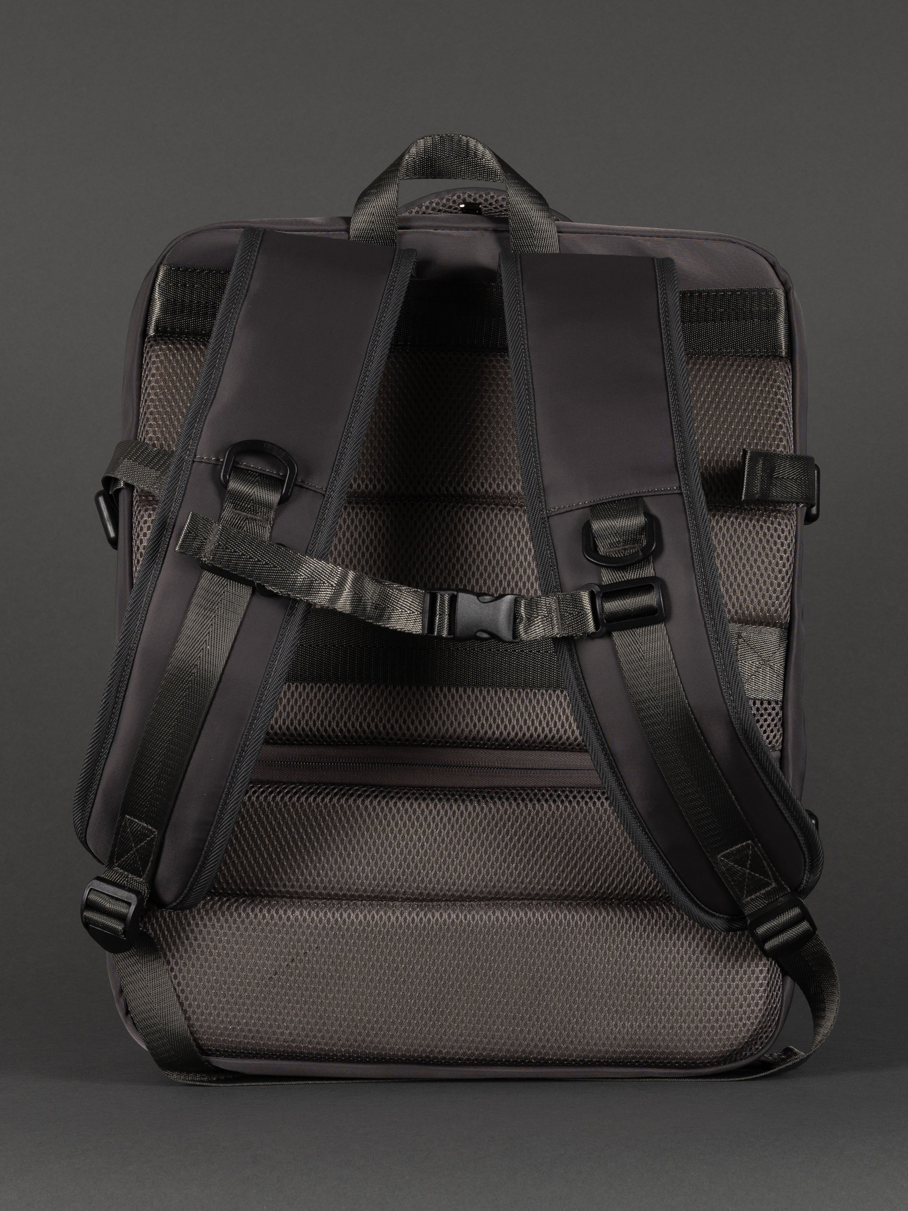 Highbury 18-Inch Grey Cabin Backpack – Expandable Travel Laptop Rucksack with USB Charging Port