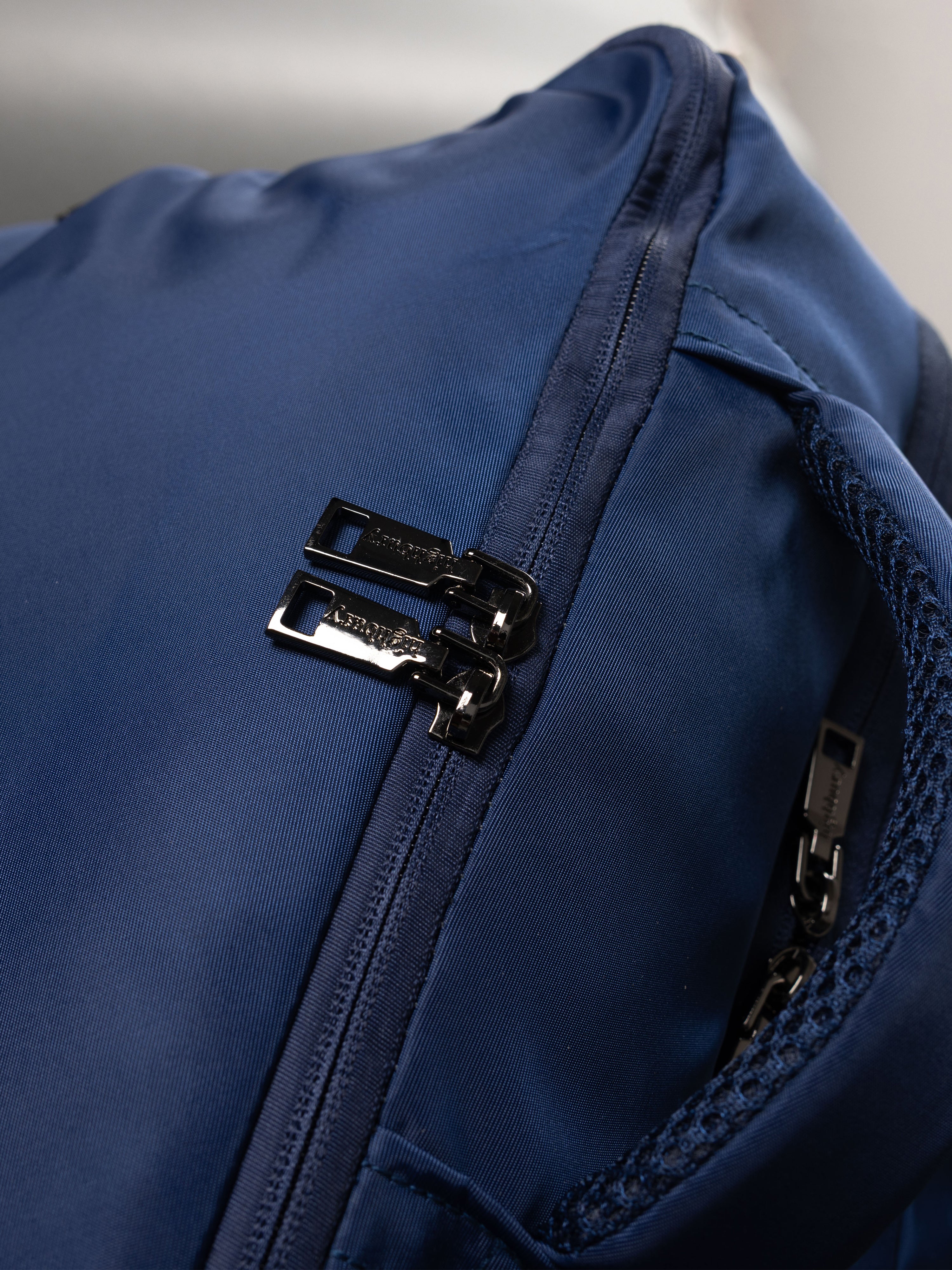 Highbury 18-Inch Navy Cabin Backpack – Expandable Travel Laptop Rucksack with USB Charging Port