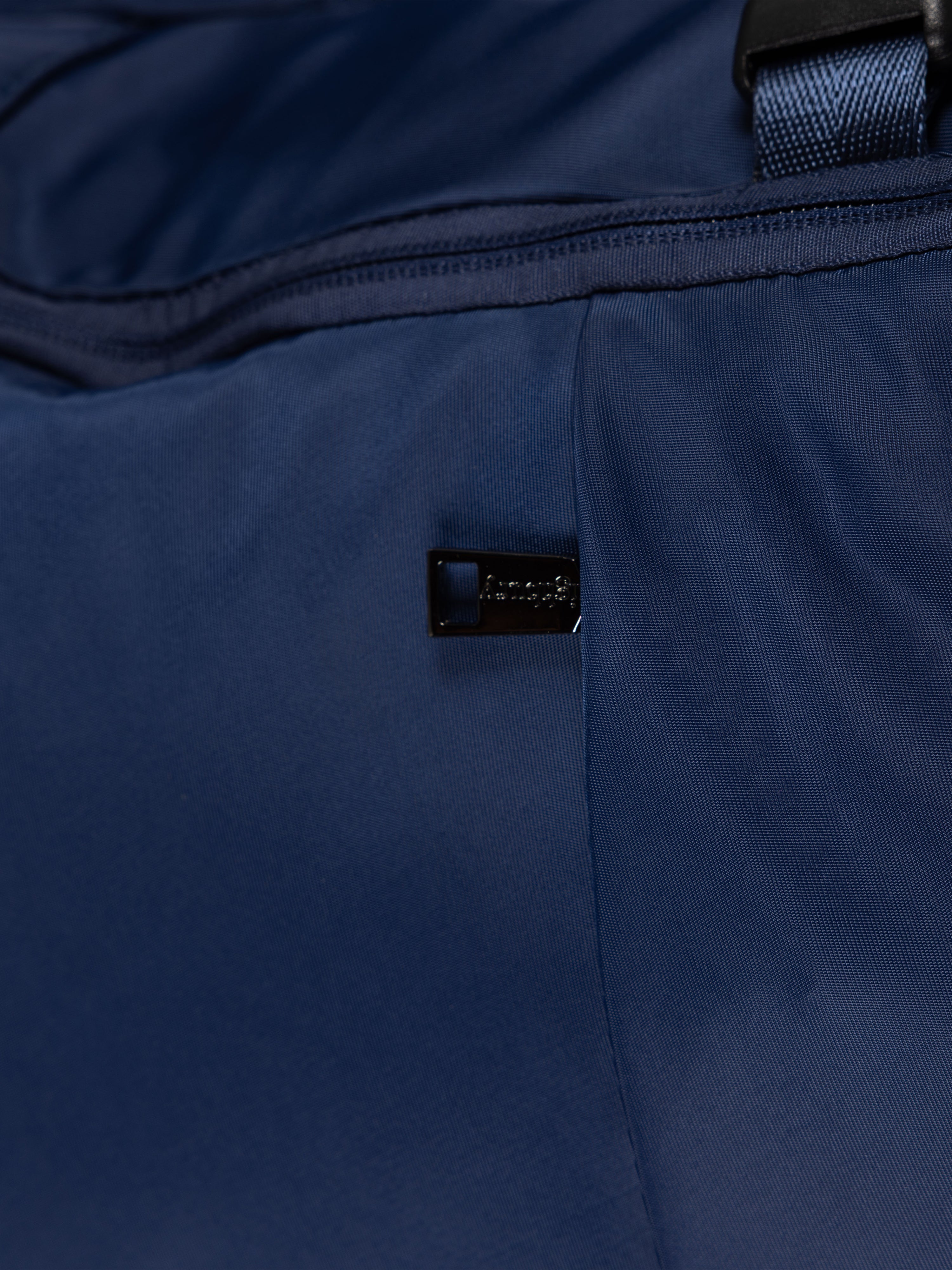 Highbury 18-Inch Navy Cabin Backpack – Expandable Travel Laptop Rucksack with USB Charging Port