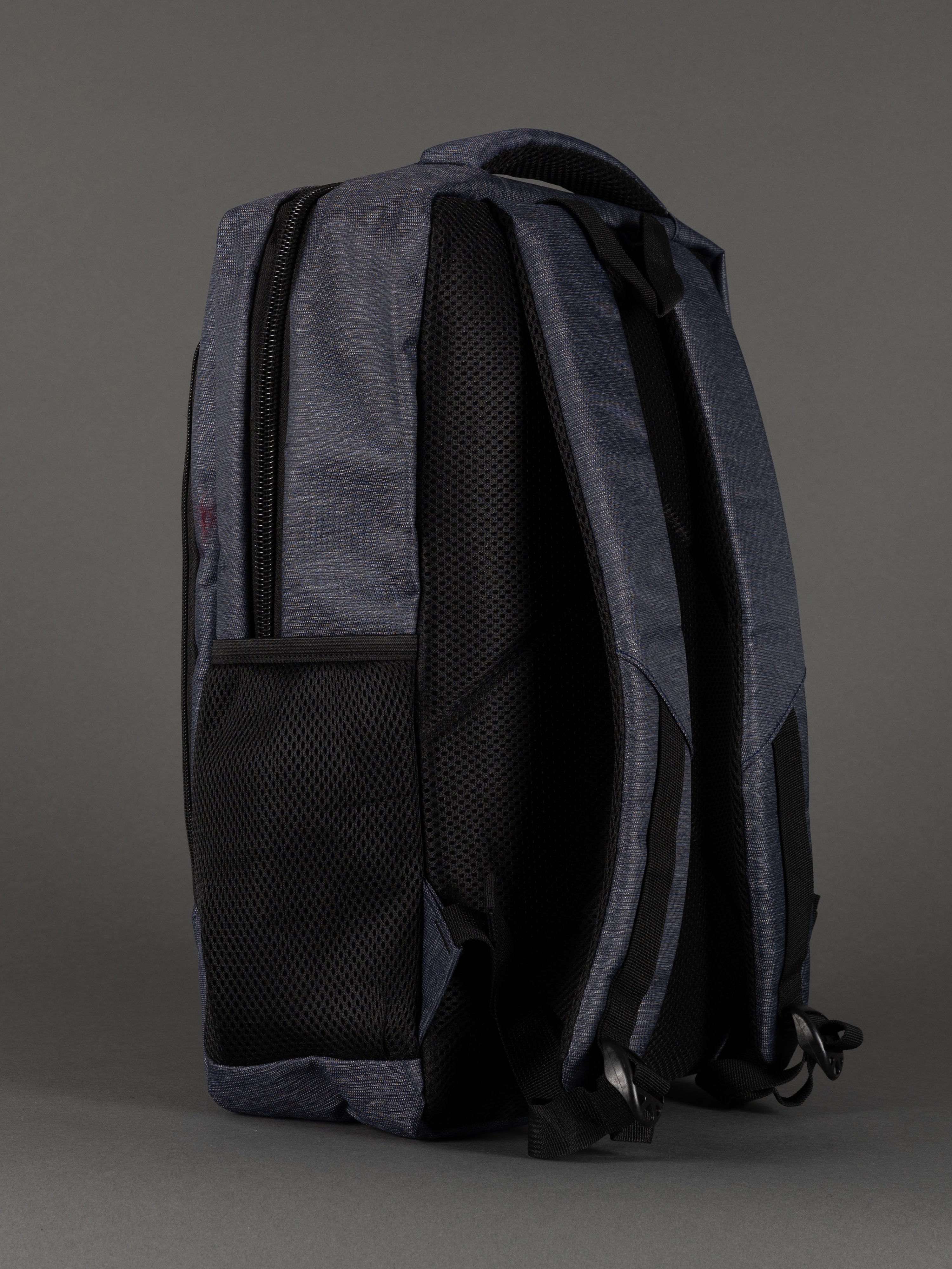"Durable polyester navy cabin-size backpack – 45 x 30 x 18 cm"