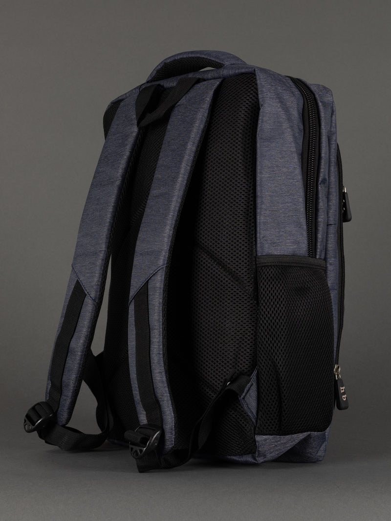 "Christmas gift idea – navy 18-inch laptop backpack for students or professionals"