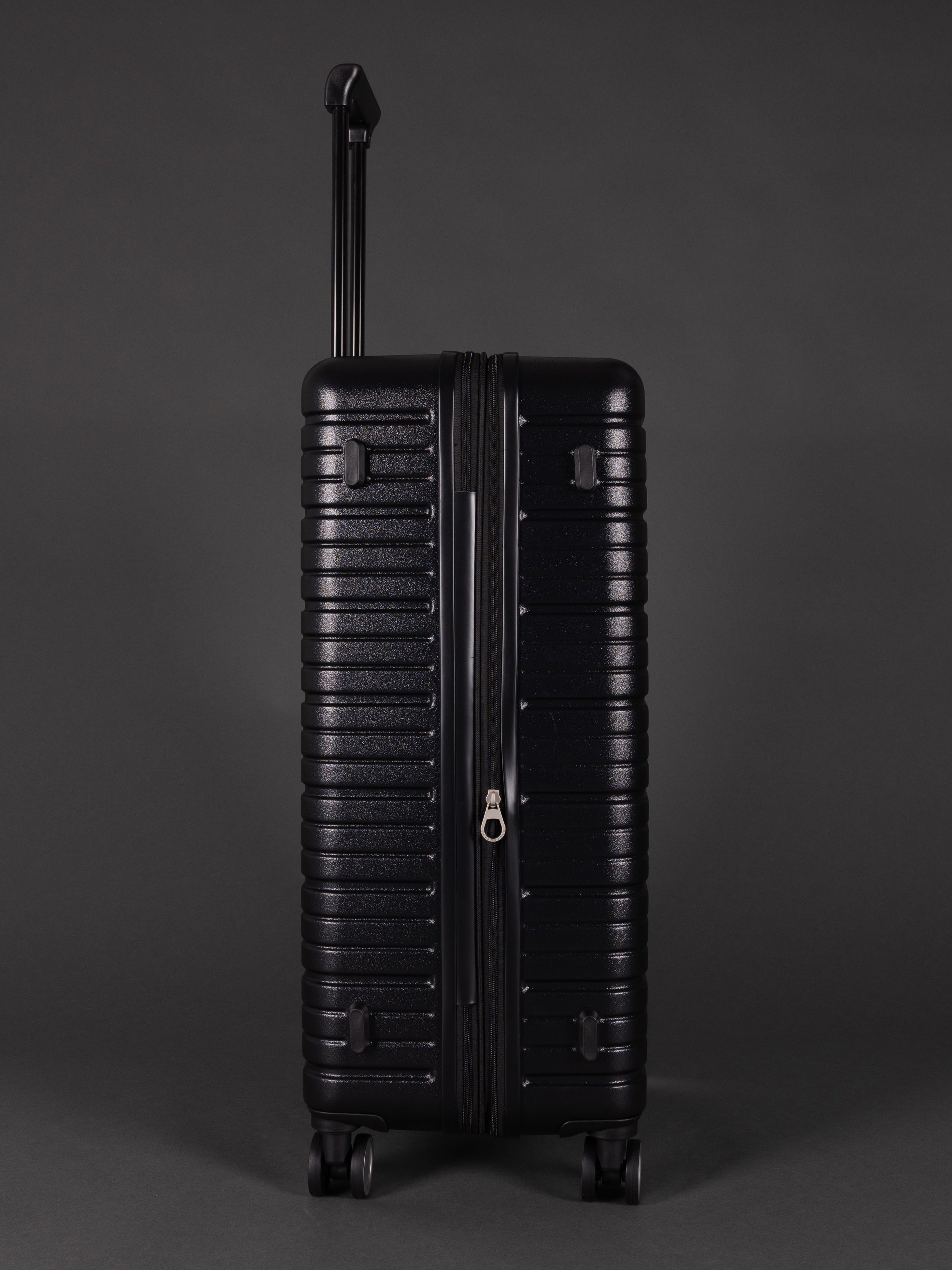 BEOW 3 Piece Black Luggage Set – 20", 24" & 28" Suitcases with Expandable Hard Shell, Spinner Wheels & TSA Locks