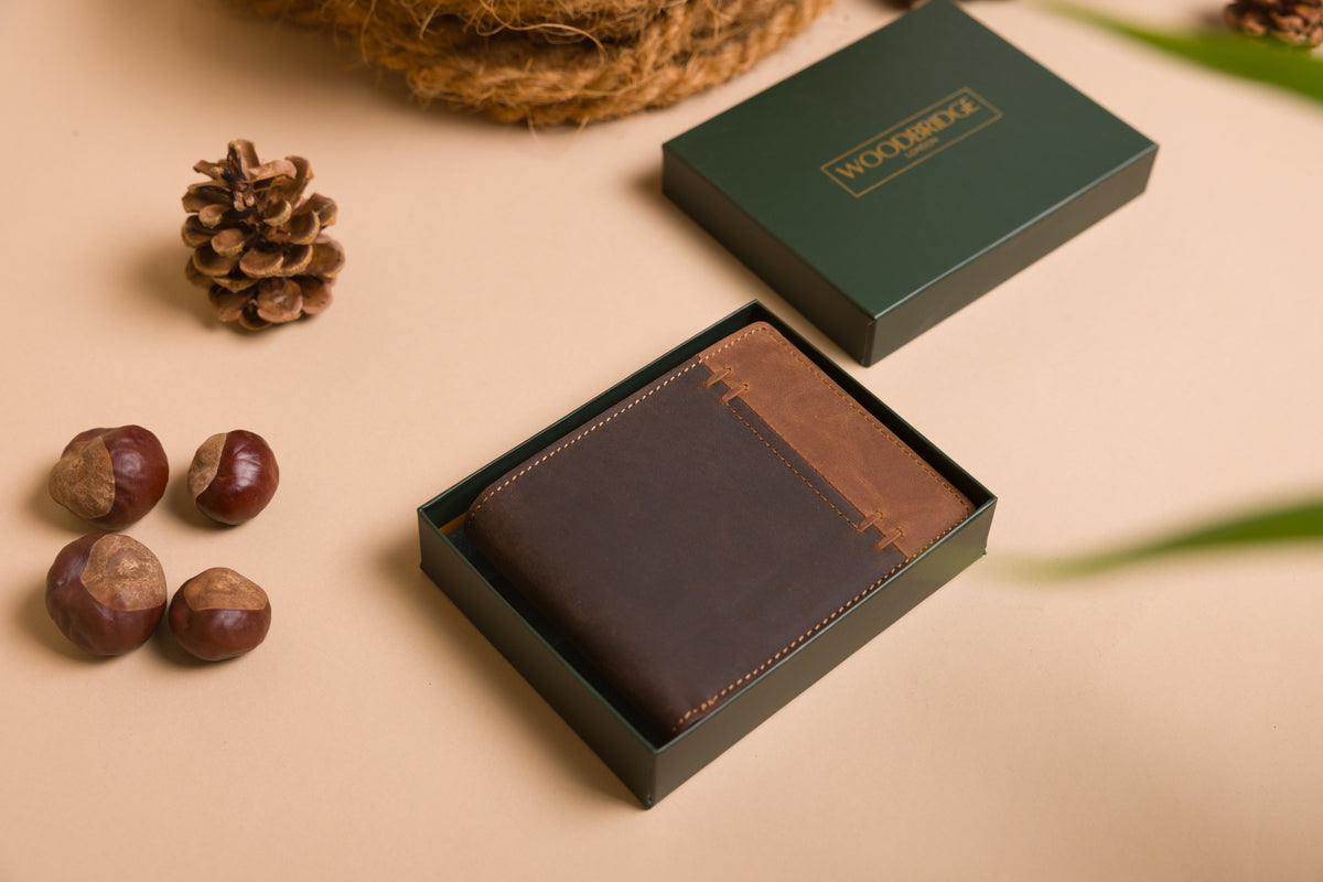 "Personalised engraved wallet with card slots and note section & Gift Box"

