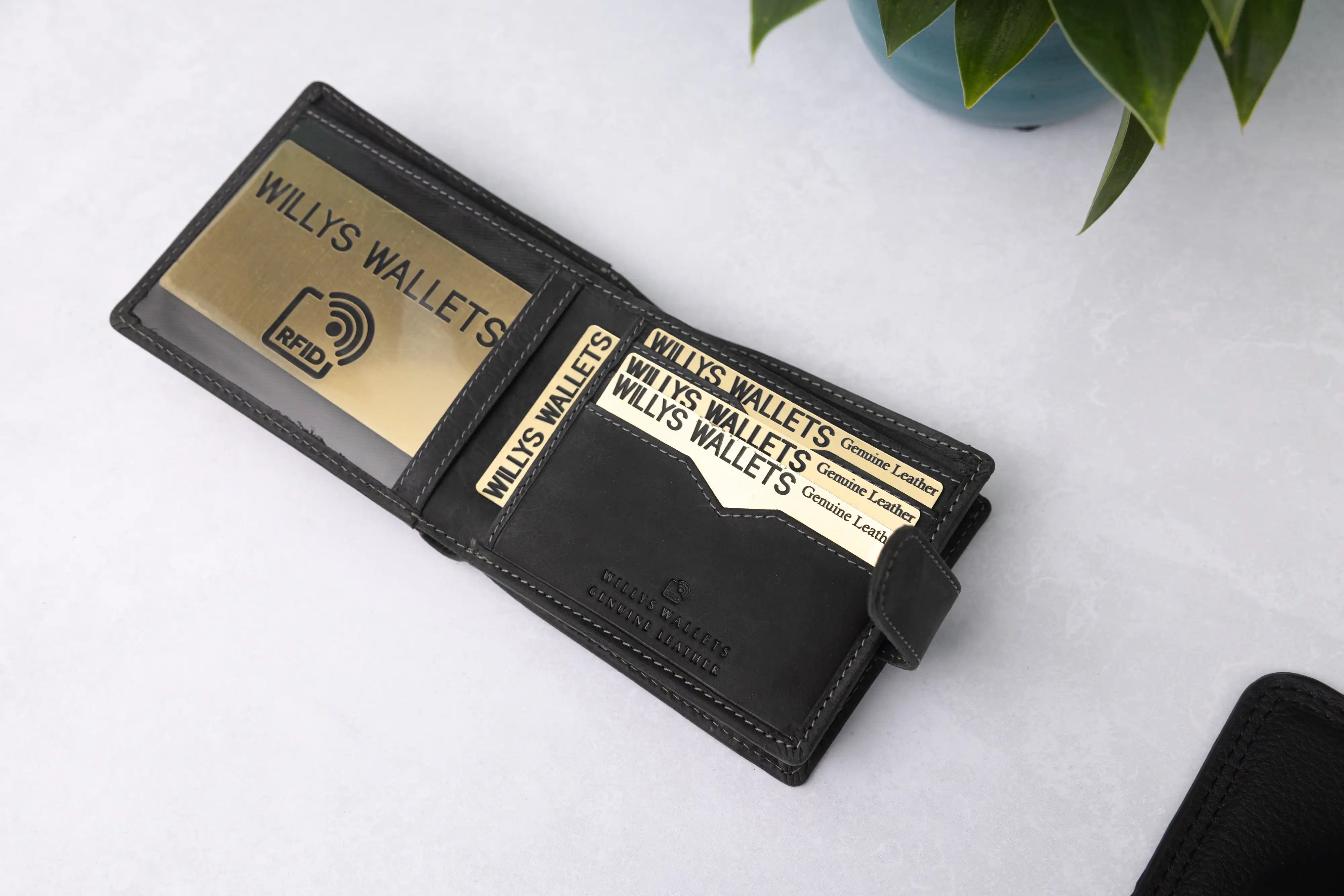 Personalised Black Hunter Leather Wallet – Bifold with Large Zip Coin Pocket