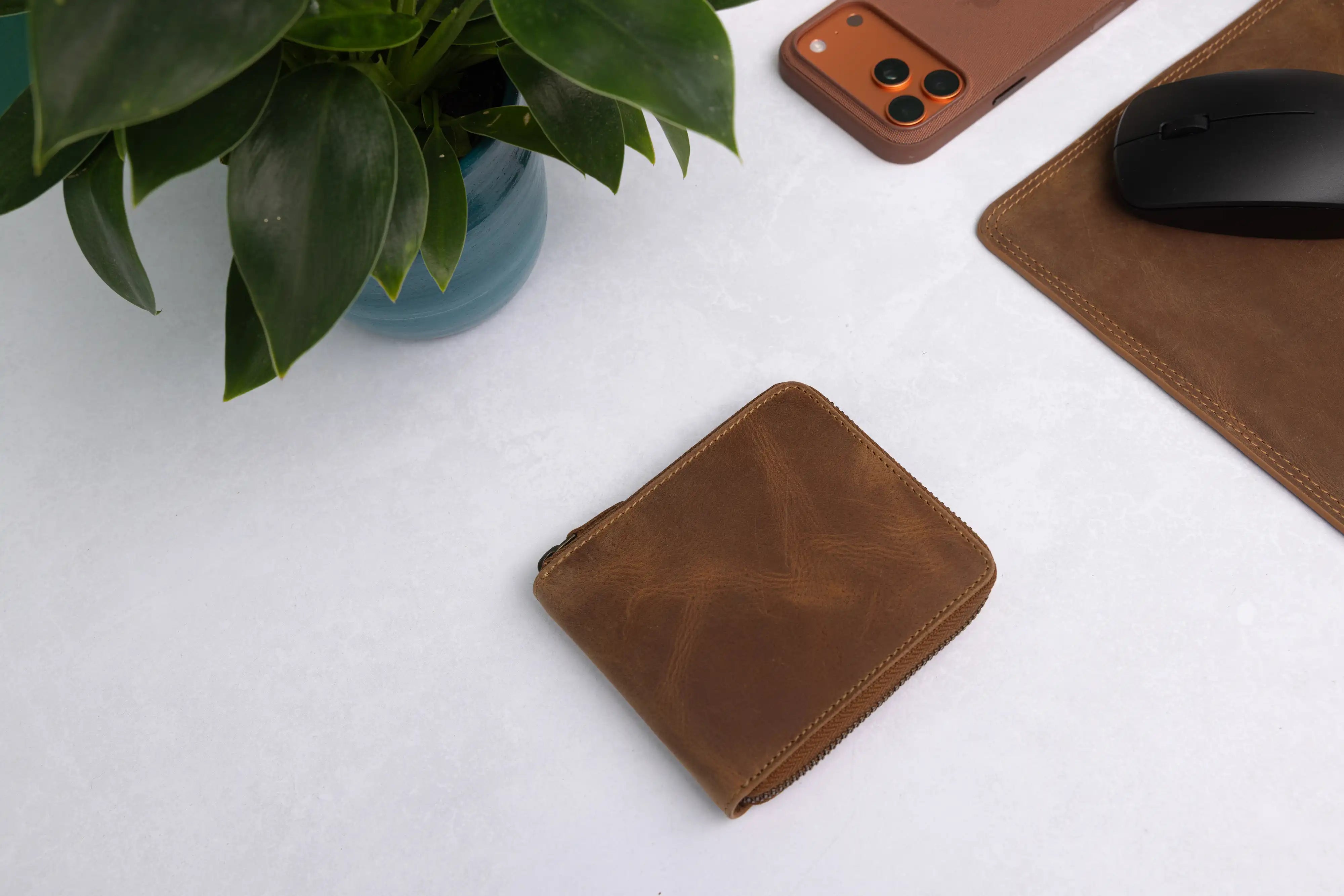 Personalised Rustic Brown Leather Wallet – Bifold Zip-Around RFID Wallet
