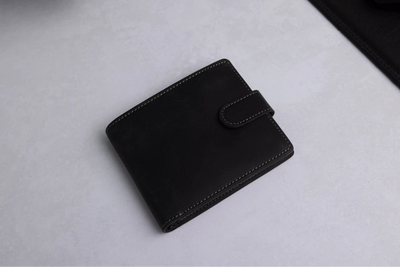 Personalised Black Hunter Leather Wallet – Bifold with Card Holder Slots & RFID Protection