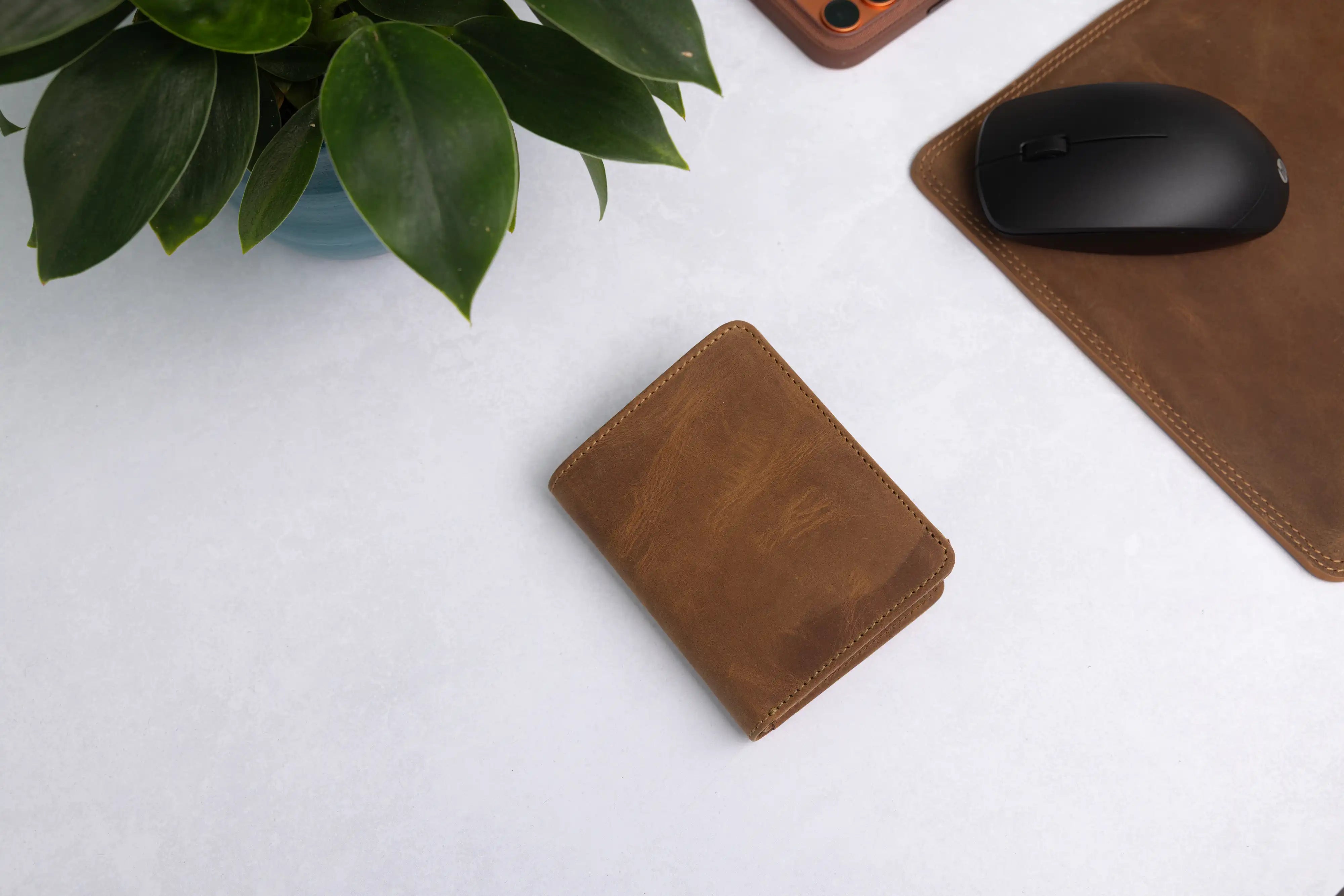 Personalised Rustic Brown Leather Wallet – Trifold RFID Wallet for Men