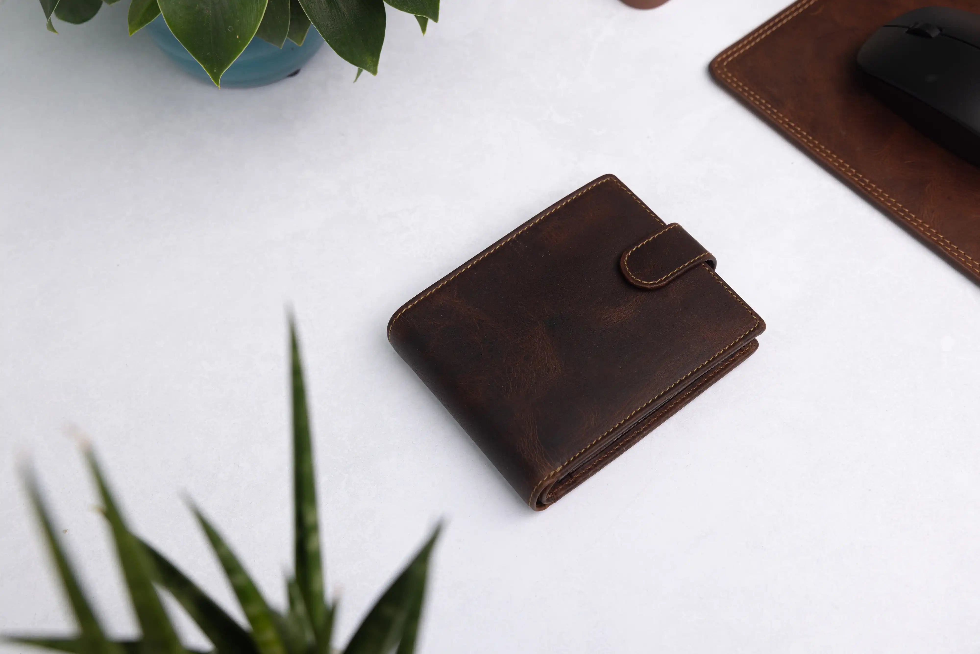 Personalised Brown Leather Wallet – Bifold with Coin Pocket