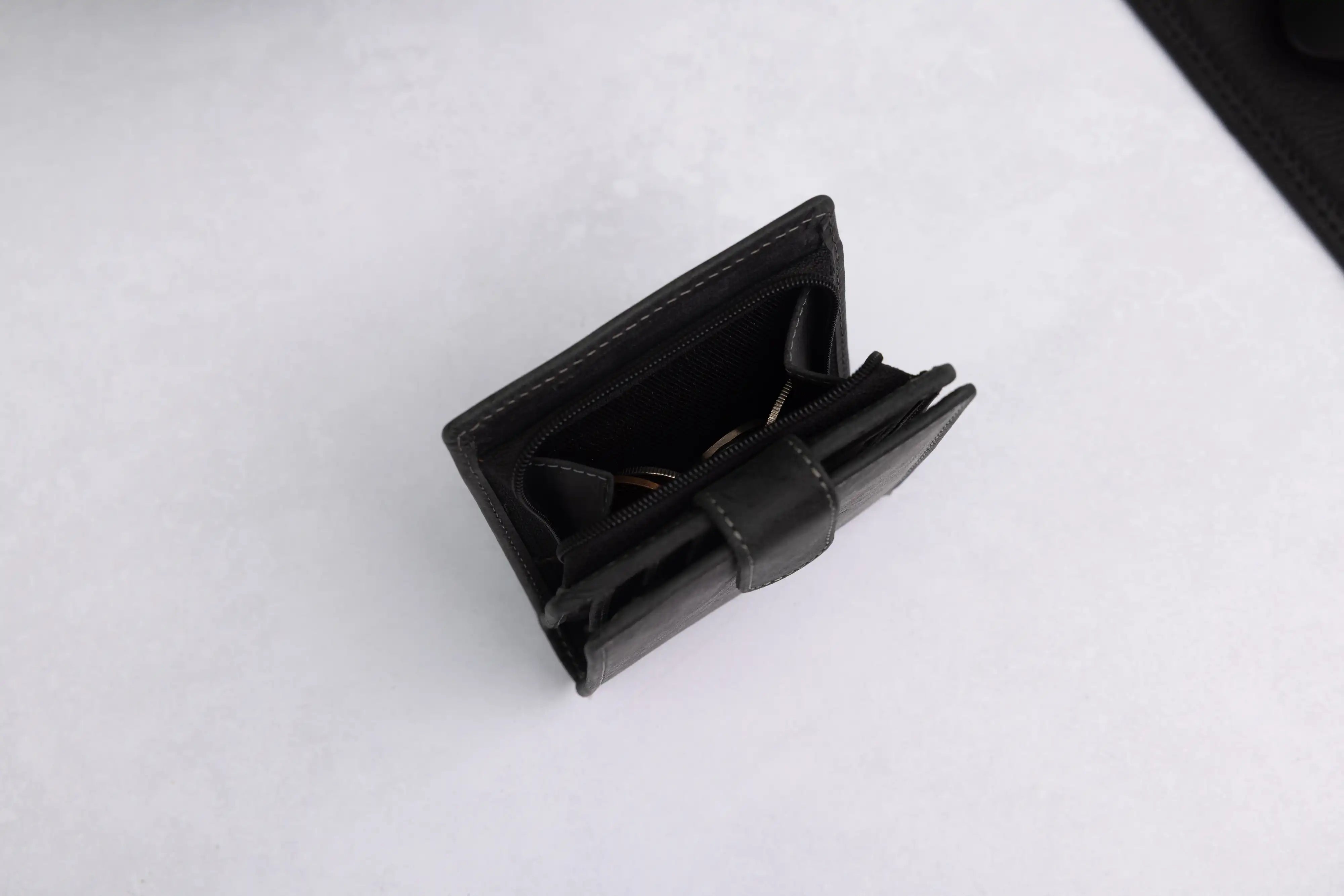 Personalised 6-Card Black Pop-Up Wallet – RFID Secure, Compact & Stylish