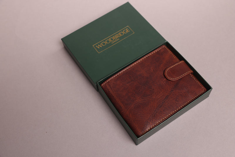 Personalised Engraved Mens Bifold Brown Leather Wallet