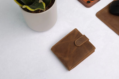 Personalised Rustic Brown Leather Wallet – Bifold with Large Zip Coin Pocket