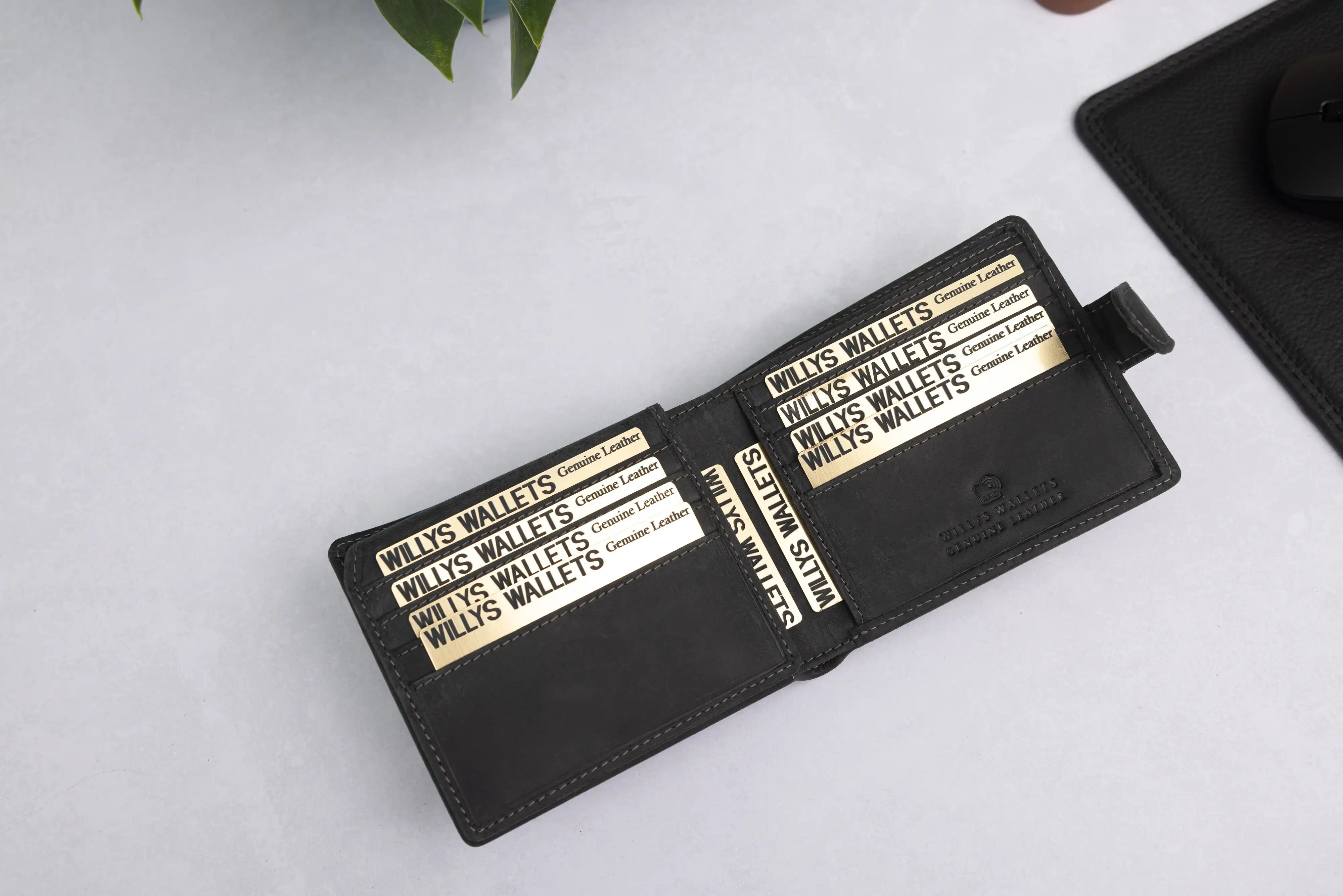 Personalised Black Hunter Leather Wallet – Bifold with Card Holder Slots & RFID Protection