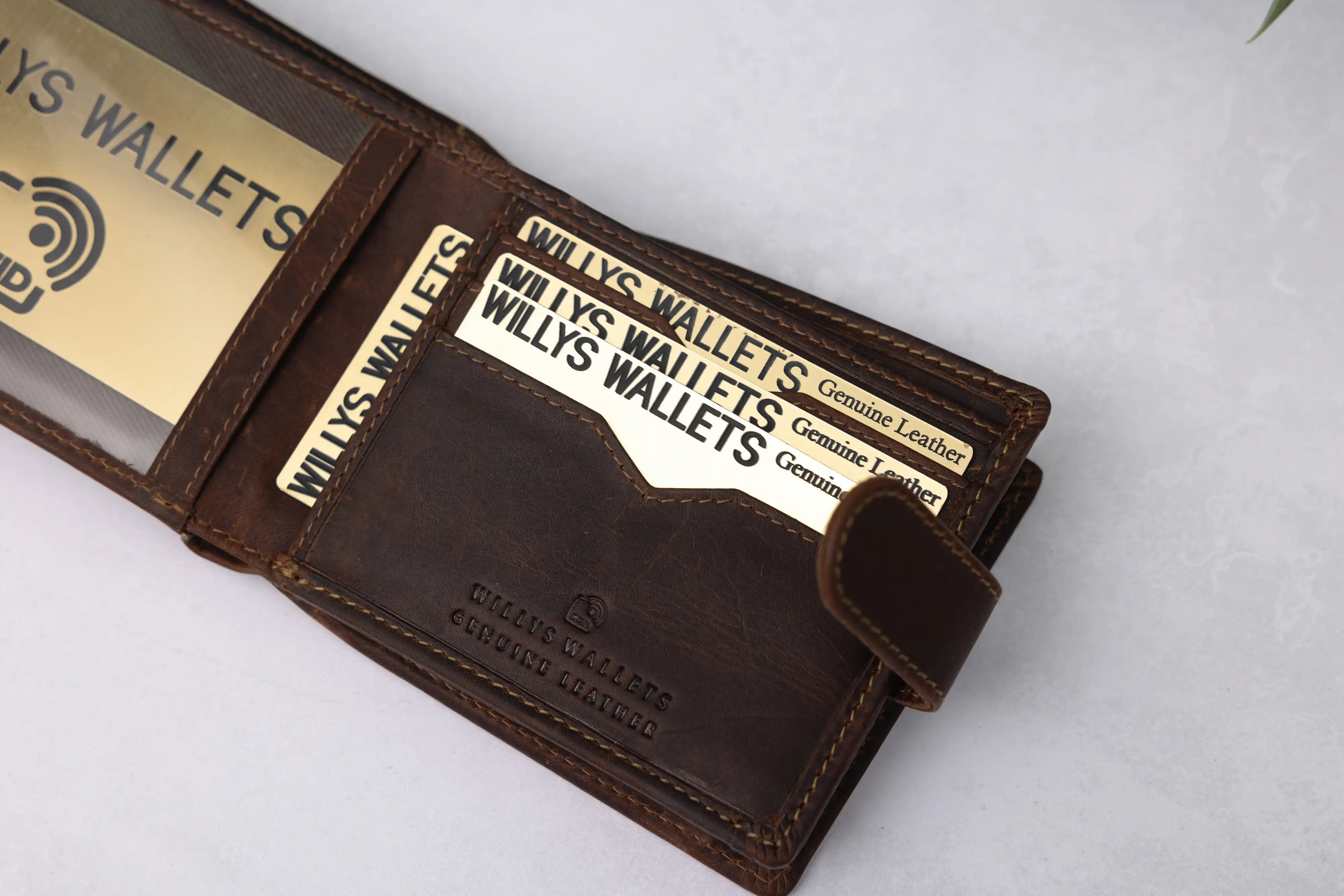 Personalised Brown Leather Wallet – Classic Bifold Design with RFID