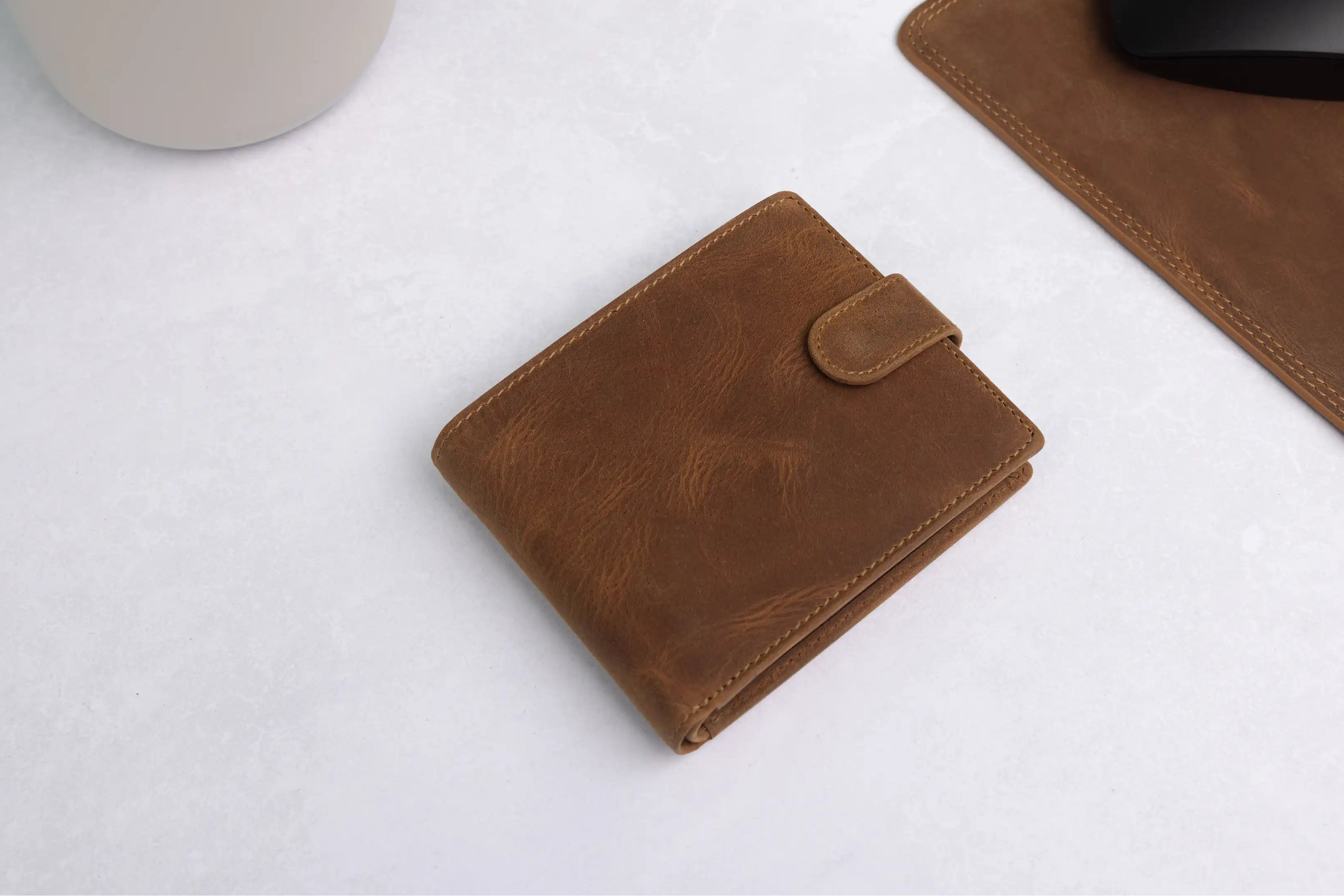Personalised Rustic Brown Leather Wallet – Bifold with Card Holder Slots & RFID Protection