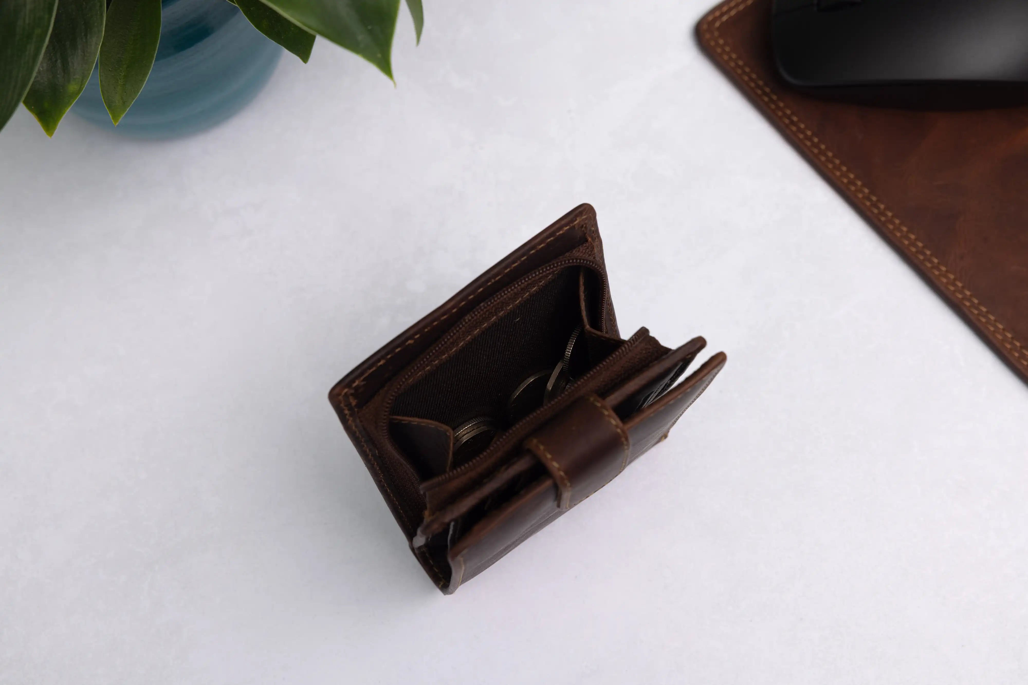 Personalised Brown Leather Wallet – Classic Bifold Design with RFID