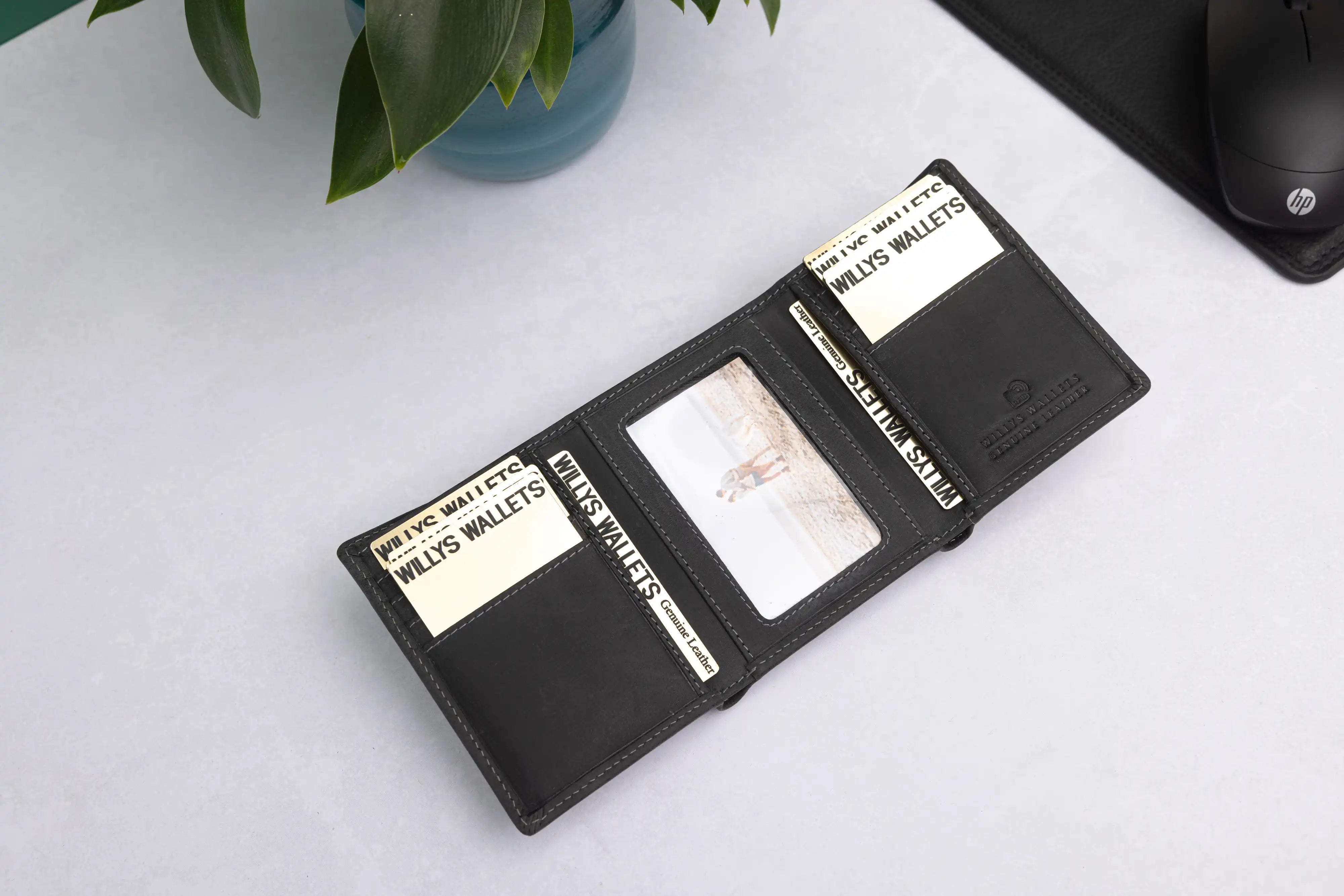 Personalised Black Hunter Leather Wallet – Trifold RFID Wallet for Men