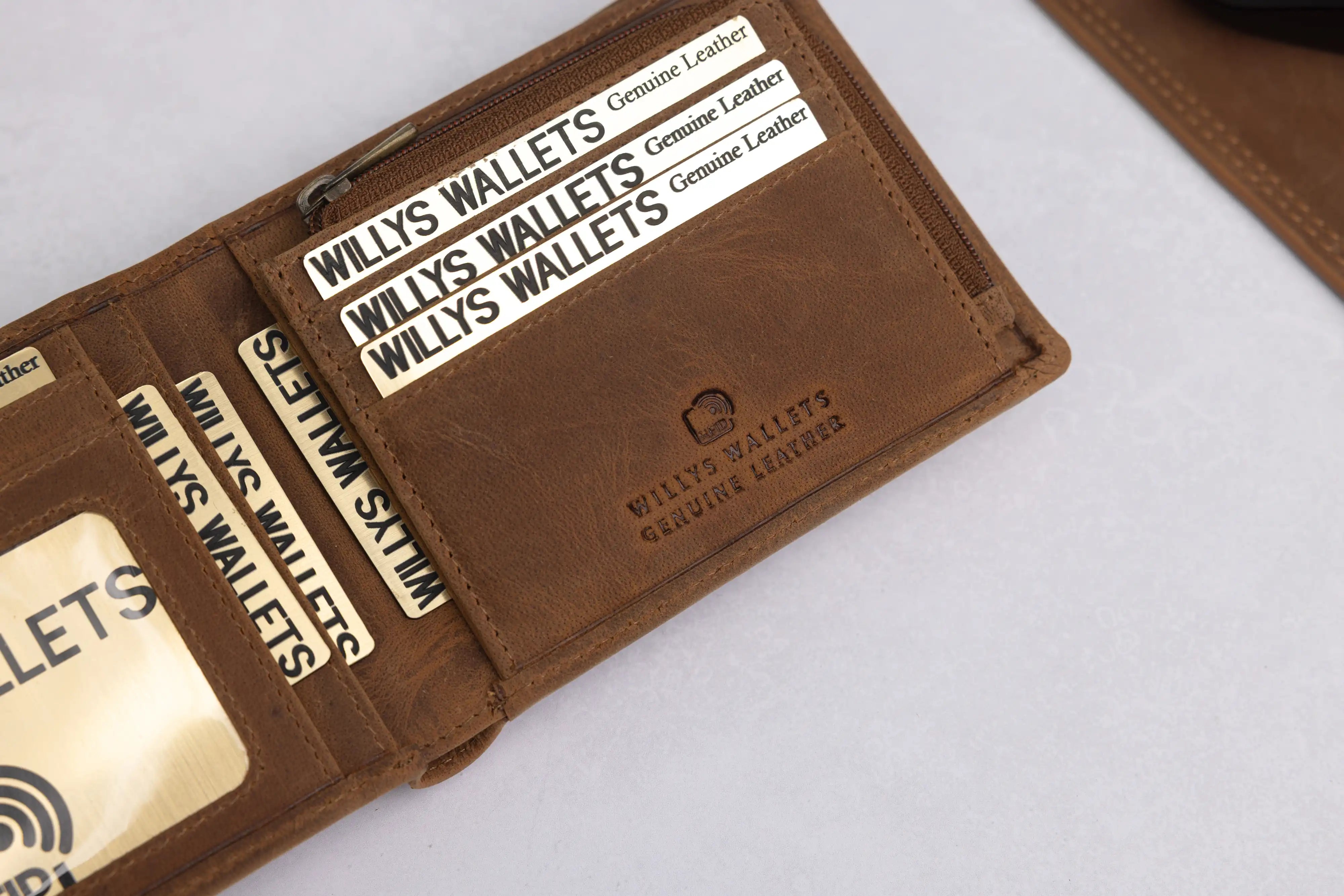 Personalised Rustic Brown Leather Wallet – Bifold with Zip Coin Pocket & RFID Protection