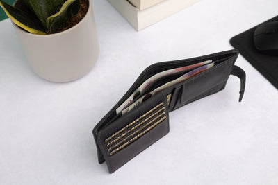 Personalised Black Hunter Leather Wallet – Bifold with Coin Pocket & RFID Protection