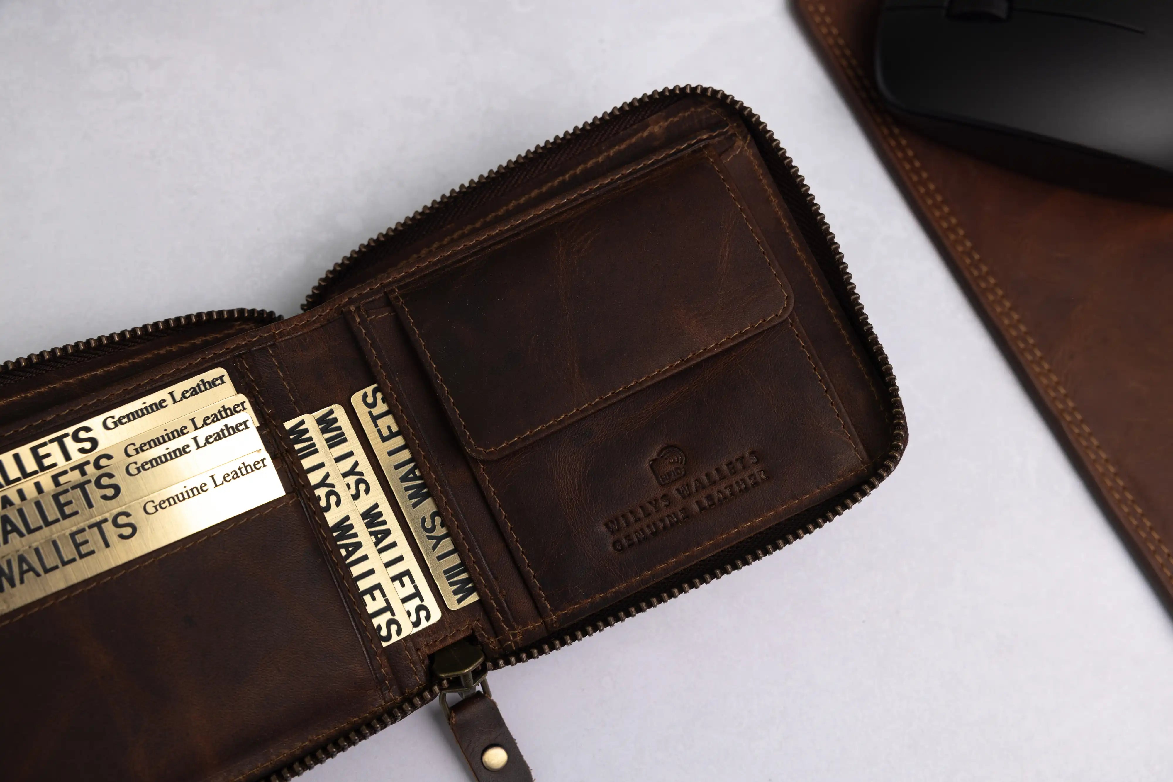 Personalised Brown Leather Wallet – Zip-Around Bifold Design